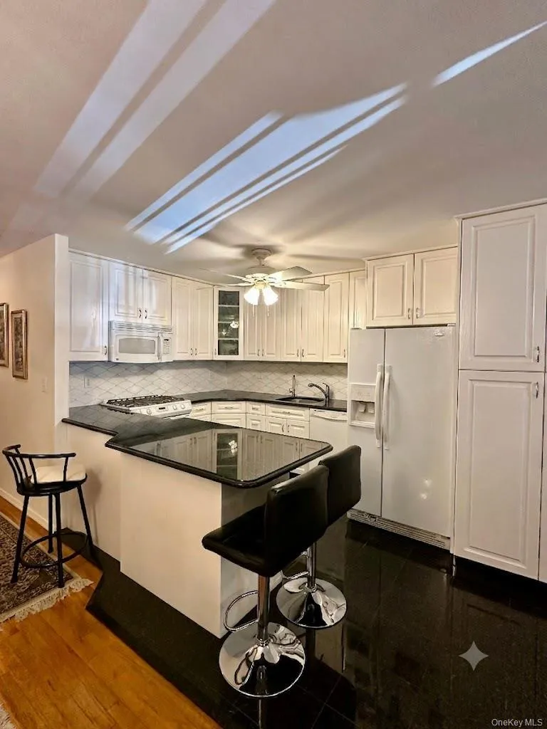 4668 Bedford Avenue, New York, NY, 2 Bedrooms Bedrooms, 6 Rooms Rooms,2 BathroomsBathrooms,Residential,For Rent,Bedford,0,1031677 4668 Bedford Avenue, New York, NY, 2 Bedrooms Bedrooms, 6 Rooms Rooms,2 BathroomsBathrooms,Residential,For Rent,Bedford,0,1031677
