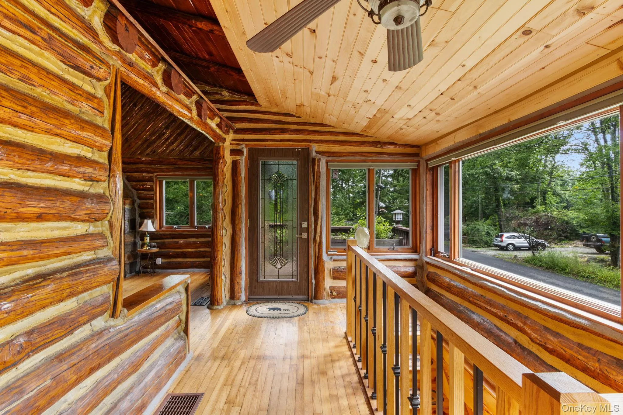 The second-floor entrance creates an unforgettable first impression and a true wow factor for your guests. The second-floor entrance creates an unforgettable first impression and a true wow factor for your guests.
