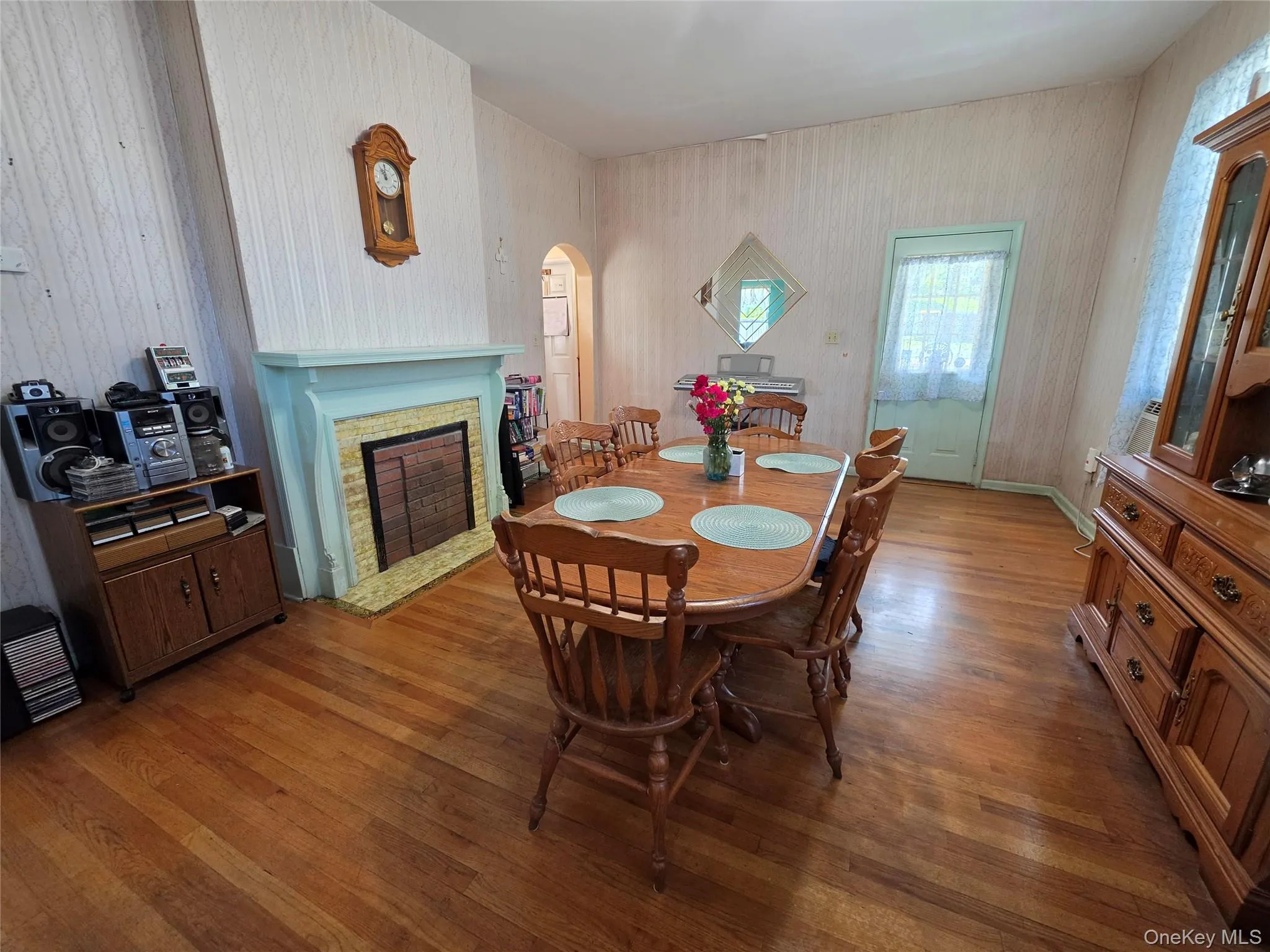 Dining Room Fireplace is not operational Dining Room Fireplace is not operational