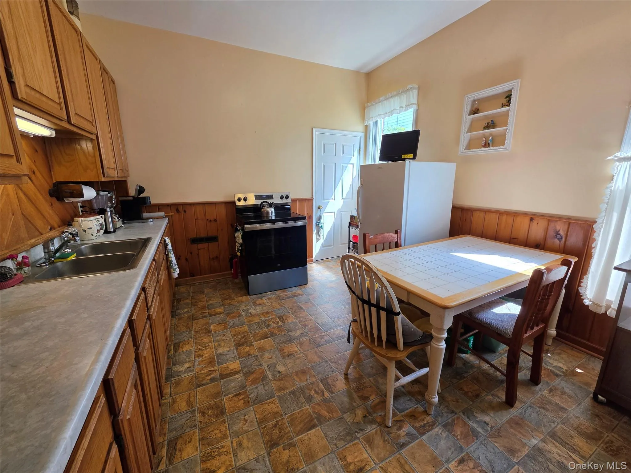 83 Green Street, Hudson, NY, 5 Bedrooms Bedrooms, 10 Rooms Rooms,1 BathroomBathrooms,Residential,For Rent,Green,0,1031683 83 Green Street, Hudson, NY, 5 Bedrooms Bedrooms, 10 Rooms Rooms,1 BathroomBathrooms,Residential,For Rent,Green,0,1031683