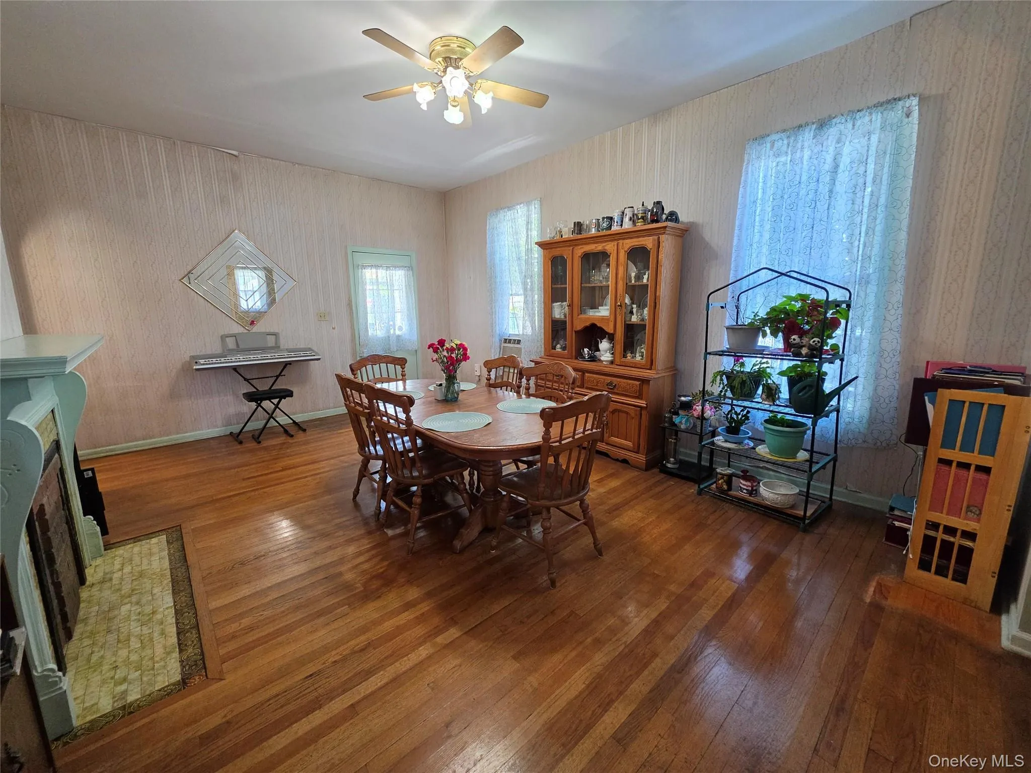83 Green Street, Hudson, NY, 5 Bedrooms Bedrooms, 10 Rooms Rooms,1 BathroomBathrooms,Residential,For Rent,Green,0,1031683 83 Green Street, Hudson, NY, 5 Bedrooms Bedrooms, 10 Rooms Rooms,1 BathroomBathrooms,Residential,For Rent,Green,0,1031683