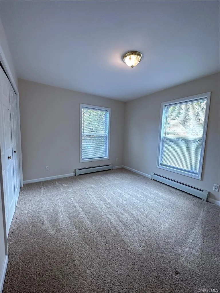 Freshly cleaned carpeting and large windows make this bedroom cozy, bright and 100% move in ready! Freshly cleaned carpeting and large windows make this bedroom cozy, bright and 100% move in ready!