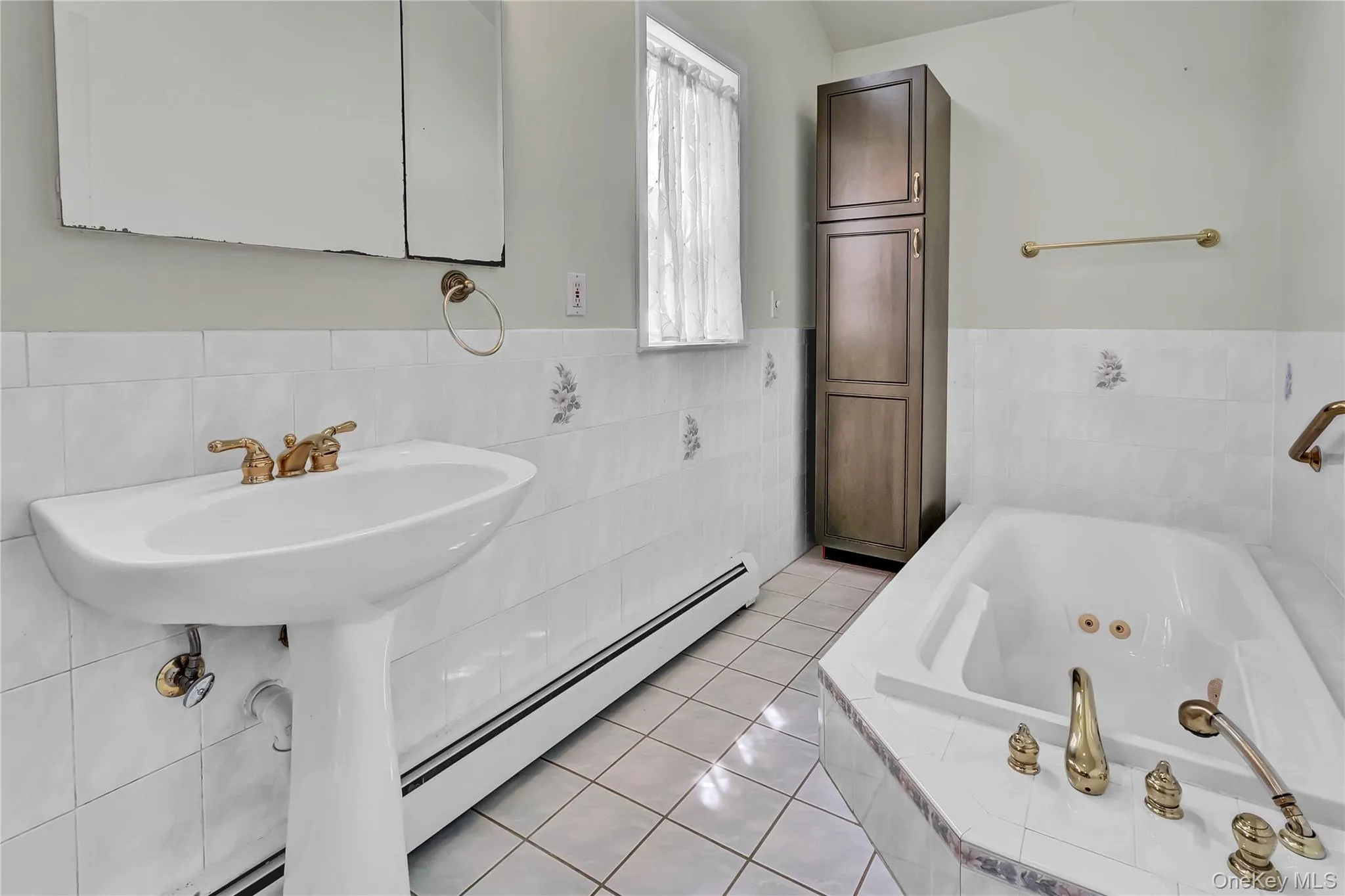 80 Broadway, Islip, NY, 3 Bedrooms Bedrooms, 7 Rooms Rooms,2 BathroomsBathrooms,Residential,For Rent,Broadway,0,1031695 80 Broadway, Islip, NY, 3 Bedrooms Bedrooms, 7 Rooms Rooms,2 BathroomsBathrooms,Residential,For Rent,Broadway,0,1031695