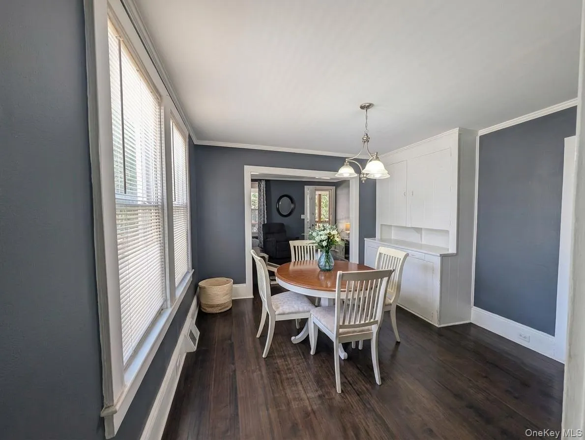 24 Madison Avenue, Oyster Bay, NY, 2 Bedrooms Bedrooms, 5 Rooms Rooms,1 BathroomBathrooms,Residential Lease,For Rent,Madison,0,1031706 24 Madison Avenue, Oyster Bay, NY, 2 Bedrooms Bedrooms, 5 Rooms Rooms,1 BathroomBathrooms,Residential Lease,For Rent,Madison,0,1031706