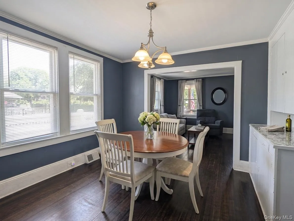 24 Madison Avenue, Oyster Bay, NY, 2 Bedrooms Bedrooms, 5 Rooms Rooms,1 BathroomBathrooms,Residential Lease,For Rent,Madison,0,1031706 24 Madison Avenue, Oyster Bay, NY, 2 Bedrooms Bedrooms, 5 Rooms Rooms,1 BathroomBathrooms,Residential Lease,For Rent,Madison,0,1031706