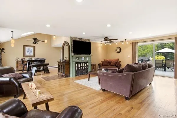 60 Hawthorne Street, Brookhaven, NY, 5 Bedrooms Bedrooms, 14 Rooms Rooms,4 BathroomsBathrooms,Residential,For Rent,Hawthorne,0,1031714 60 Hawthorne Street, Brookhaven, NY, 5 Bedrooms Bedrooms, 14 Rooms Rooms,4 BathroomsBathrooms,Residential,For Rent,Hawthorne,0,1031714
