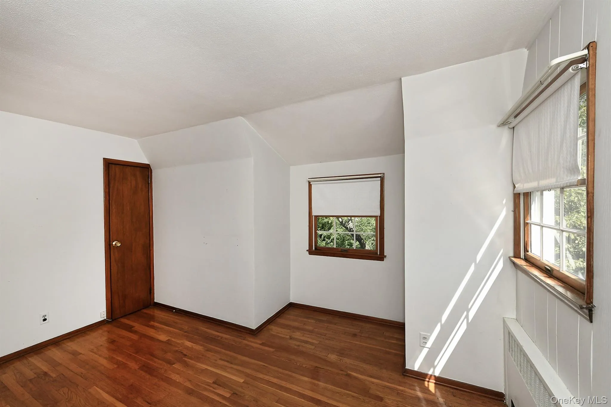 20 Brook Lane, Smithtown, NY, 3 Bedrooms Bedrooms, 6 Rooms Rooms,1 BathroomBathrooms,Residential,For Rent,Brook,0,1031716 20 Brook Lane, Smithtown, NY, 3 Bedrooms Bedrooms, 6 Rooms Rooms,1 BathroomBathrooms,Residential,For Rent,Brook,0,1031716