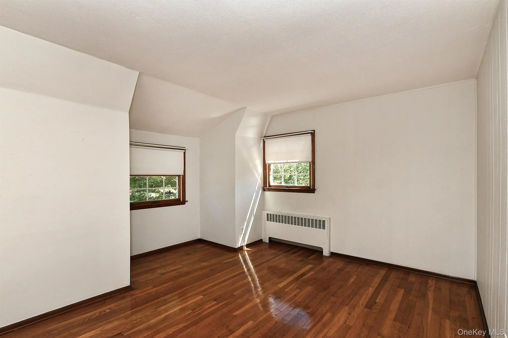 20 Brook Lane, Smithtown, NY, 3 Bedrooms Bedrooms, 6 Rooms Rooms,1 BathroomBathrooms,Residential,For Rent,Brook,0,1031716 20 Brook Lane, Smithtown, NY, 3 Bedrooms Bedrooms, 6 Rooms Rooms,1 BathroomBathrooms,Residential,For Rent,Brook,0,1031716