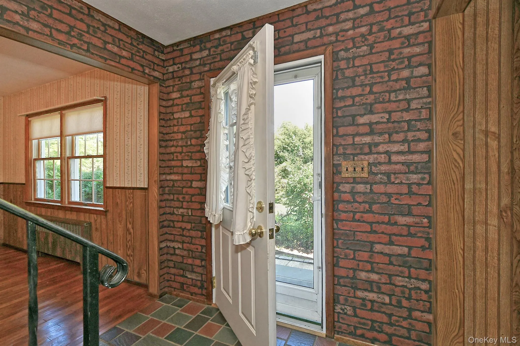 20 Brook Lane, Smithtown, NY, 3 Bedrooms Bedrooms, 6 Rooms Rooms,1 BathroomBathrooms,Residential,For Rent,Brook,0,1031716 20 Brook Lane, Smithtown, NY, 3 Bedrooms Bedrooms, 6 Rooms Rooms,1 BathroomBathrooms,Residential,For Rent,Brook,0,1031716