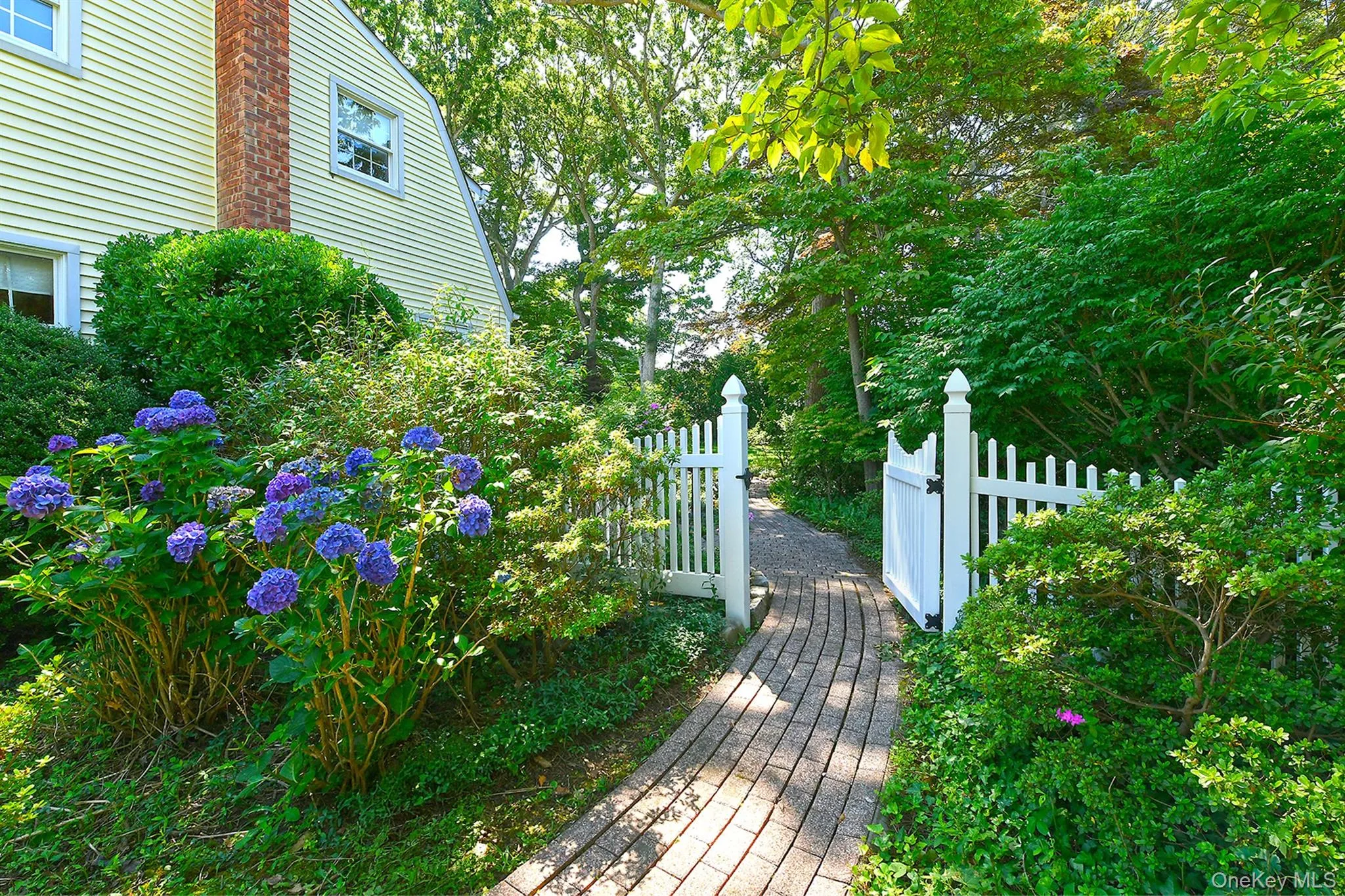 20 Brook Lane, Smithtown, NY, 3 Bedrooms Bedrooms, 6 Rooms Rooms,1 BathroomBathrooms,Residential,For Rent,Brook,0,1031716 20 Brook Lane, Smithtown, NY, 3 Bedrooms Bedrooms, 6 Rooms Rooms,1 BathroomBathrooms,Residential,For Rent,Brook,0,1031716