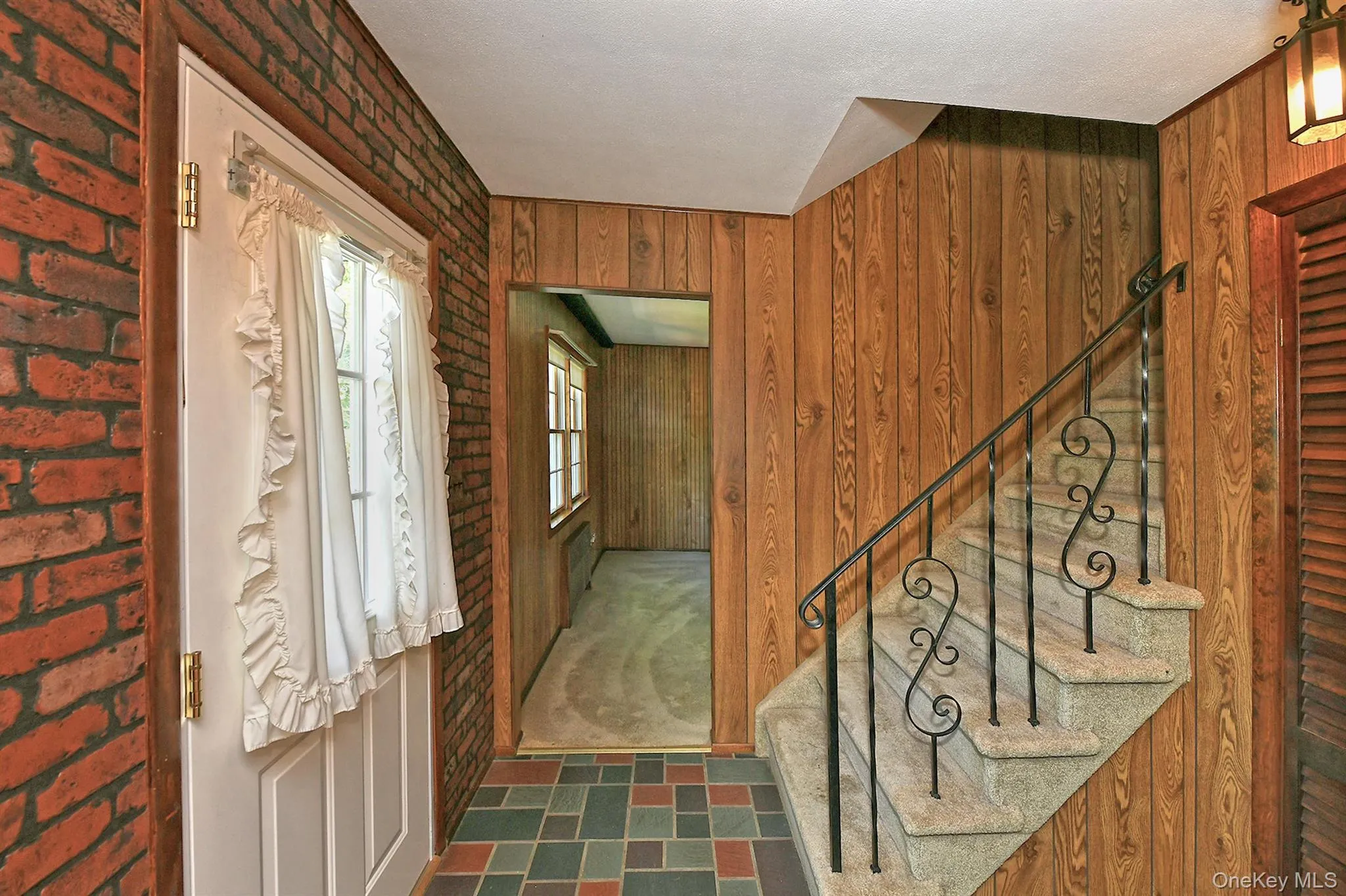 20 Brook Lane, Smithtown, NY, 3 Bedrooms Bedrooms, 6 Rooms Rooms,1 BathroomBathrooms,Residential,For Rent,Brook,0,1031716 20 Brook Lane, Smithtown, NY, 3 Bedrooms Bedrooms, 6 Rooms Rooms,1 BathroomBathrooms,Residential,For Rent,Brook,0,1031716