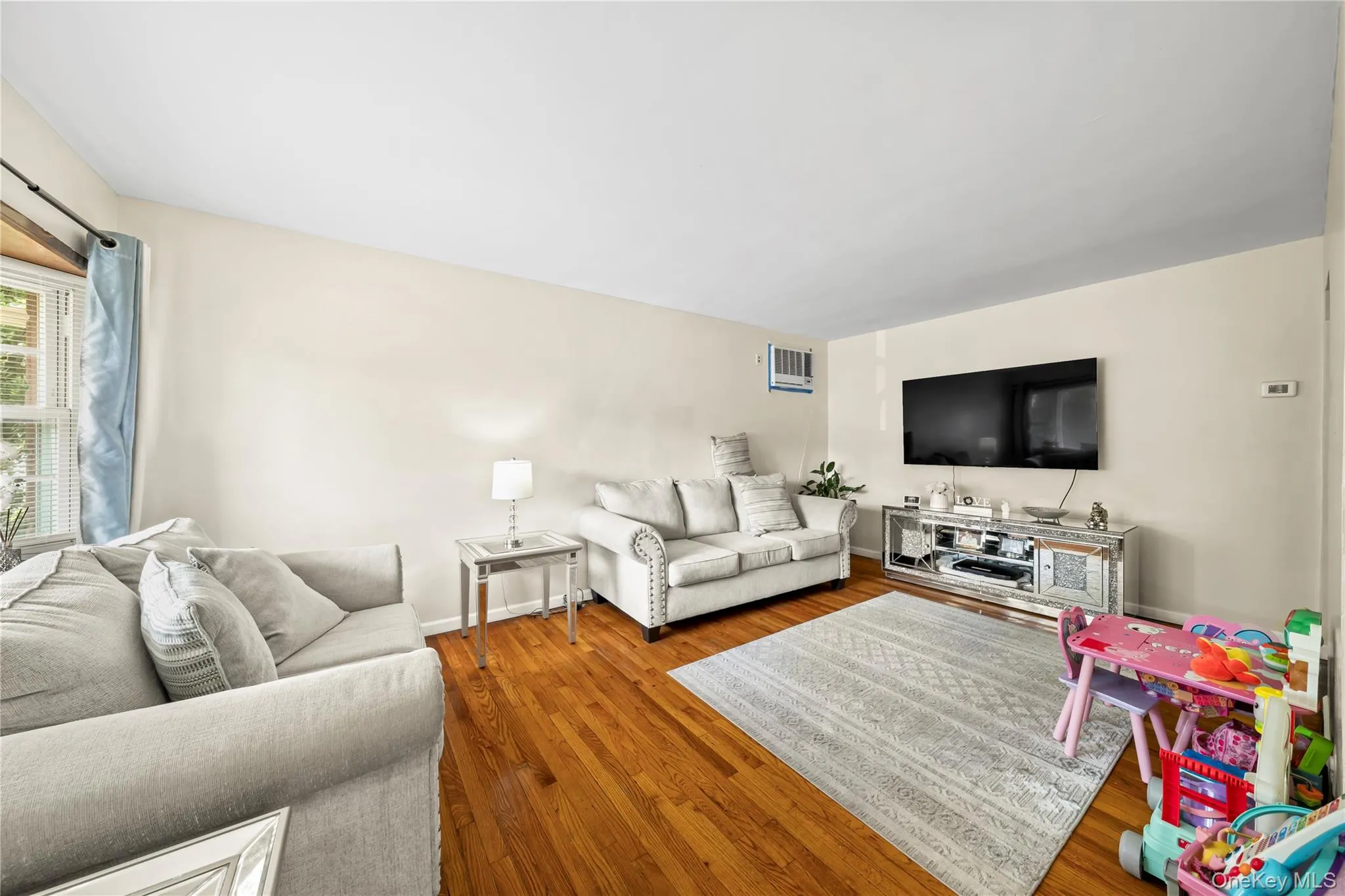 461 Greengrove Avenue, Hempstead, NY, 4 Bedrooms Bedrooms, 6 Rooms Rooms,2 BathroomsBathrooms,Residential,For Rent,Greengrove,0,1031717 461 Greengrove Avenue, Hempstead, NY, 4 Bedrooms Bedrooms, 6 Rooms Rooms,2 BathroomsBathrooms,Residential,For Rent,Greengrove,0,1031717