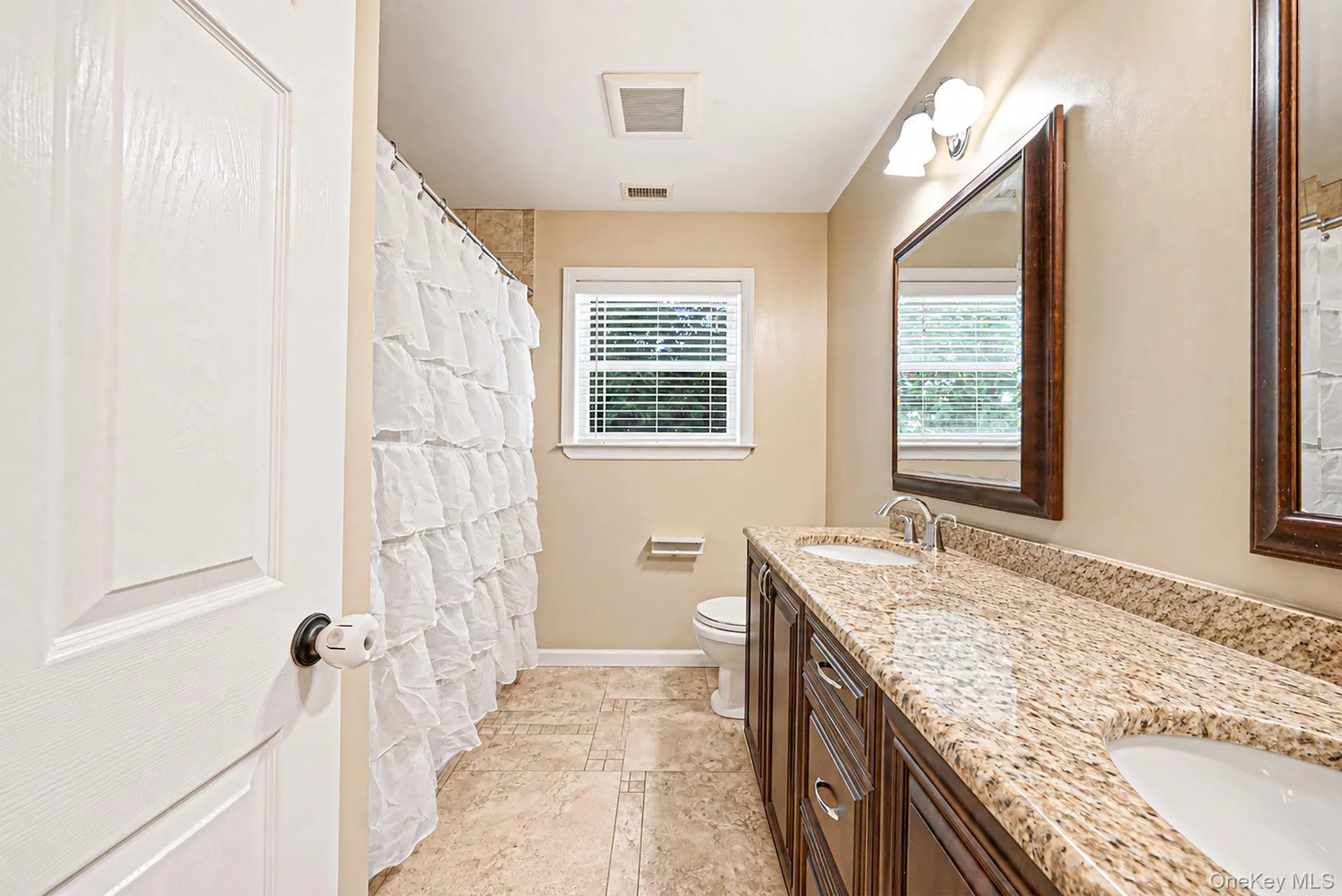 62 Ridgefield Dr, Brookhaven, NY, 4 Bedrooms Bedrooms, 12 Rooms Rooms,3 BathroomsBathrooms,Residential,For Rent,Ridgefield Dr,0,1031722 62 Ridgefield Dr, Brookhaven, NY, 4 Bedrooms Bedrooms, 12 Rooms Rooms,3 BathroomsBathrooms,Residential,For Rent,Ridgefield Dr,0,1031722