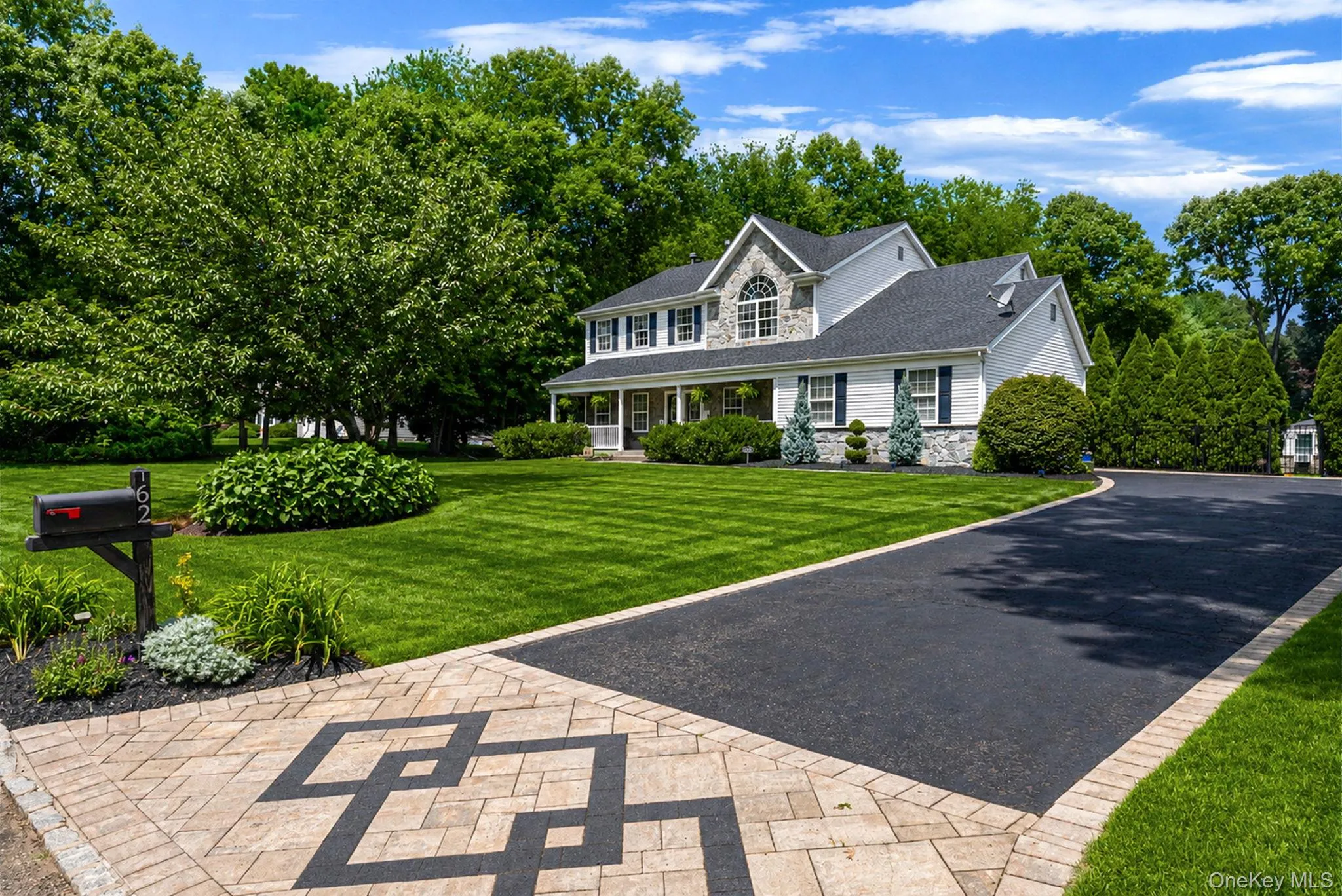 62 Ridgefield Dr, Brookhaven, NY, 4 Bedrooms Bedrooms, 12 Rooms Rooms,3 BathroomsBathrooms,Residential,For Rent,Ridgefield Dr,0,1031722 62 Ridgefield Dr, Brookhaven, NY, 4 Bedrooms Bedrooms, 12 Rooms Rooms,3 BathroomsBathrooms,Residential,For Rent,Ridgefield Dr,0,1031722
