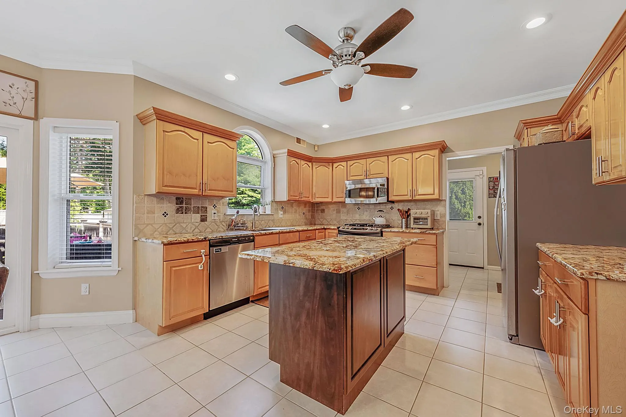 62 Ridgefield Dr, Brookhaven, NY, 4 Bedrooms Bedrooms, 12 Rooms Rooms,3 BathroomsBathrooms,Residential,For Rent,Ridgefield Dr,0,1031722 62 Ridgefield Dr, Brookhaven, NY, 4 Bedrooms Bedrooms, 12 Rooms Rooms,3 BathroomsBathrooms,Residential,For Rent,Ridgefield Dr,0,1031722