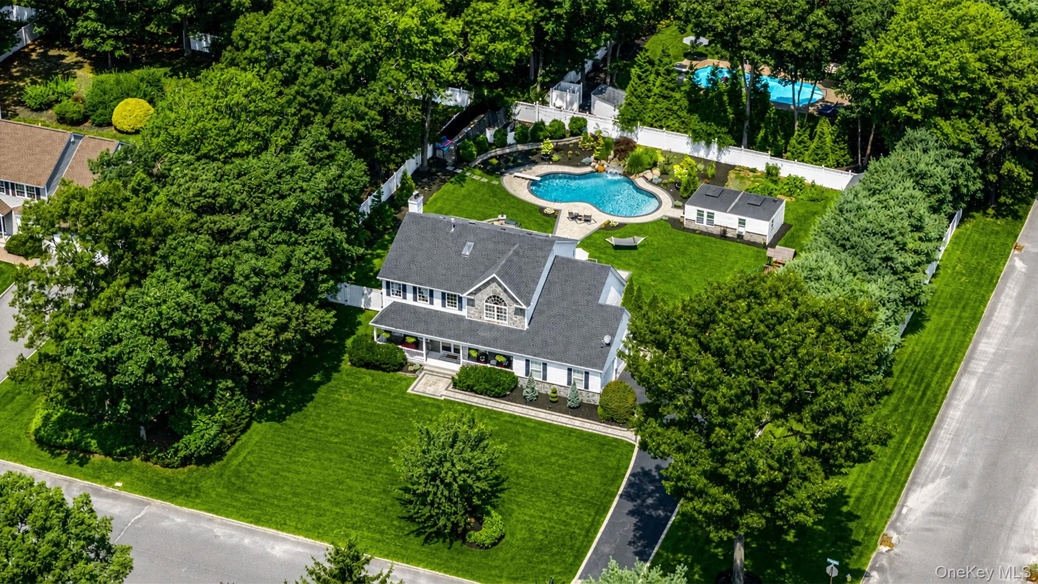 62 Ridgefield Dr, Brookhaven, NY, 4 Bedrooms Bedrooms, 12 Rooms Rooms,3 BathroomsBathrooms,Residential,For Rent,Ridgefield Dr,0,1031722 62 Ridgefield Dr, Brookhaven, NY, 4 Bedrooms Bedrooms, 12 Rooms Rooms,3 BathroomsBathrooms,Residential,For Rent,Ridgefield Dr,0,1031722