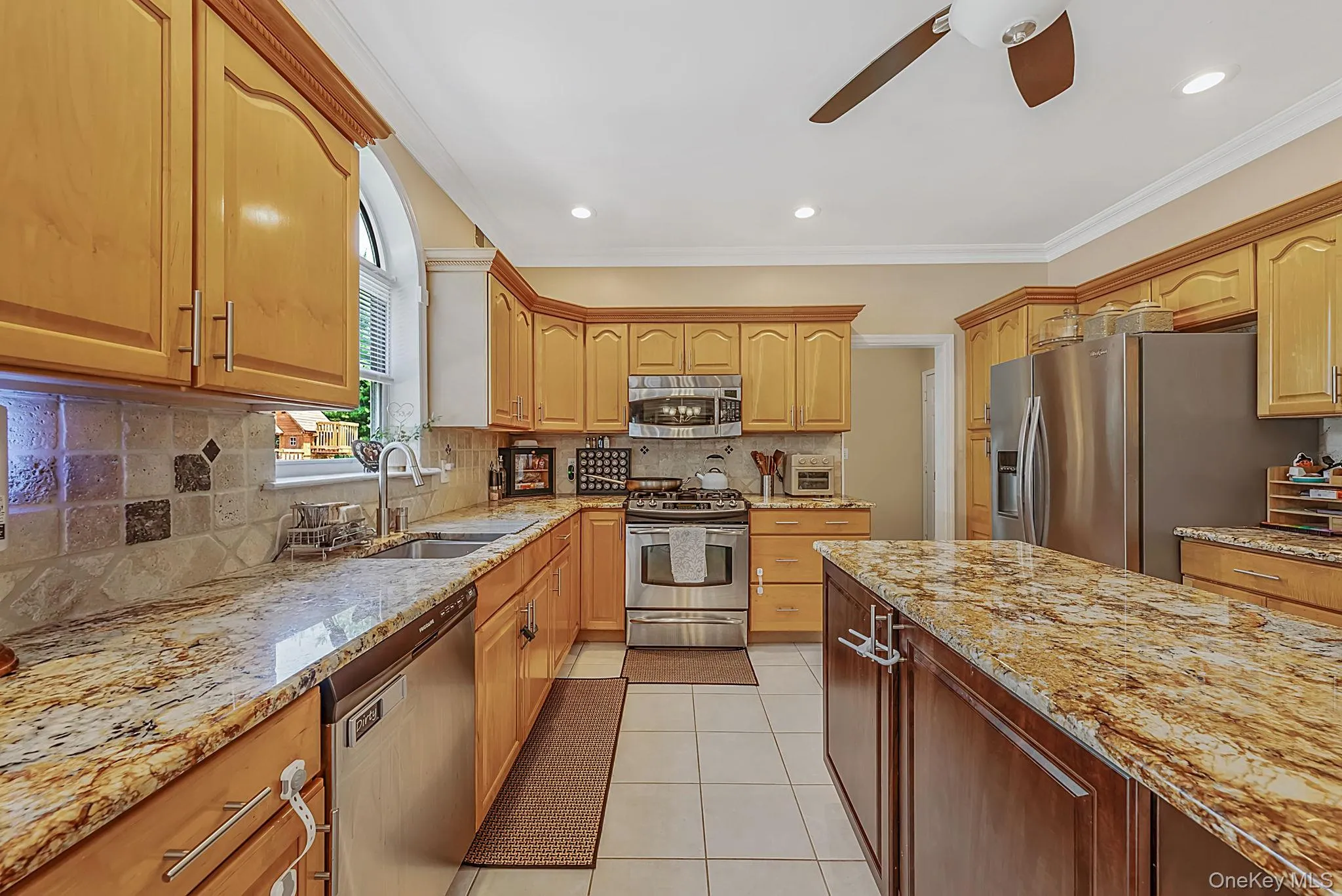 62 Ridgefield Dr, Brookhaven, NY, 4 Bedrooms Bedrooms, 12 Rooms Rooms,3 BathroomsBathrooms,Residential,For Rent,Ridgefield Dr,0,1031722 62 Ridgefield Dr, Brookhaven, NY, 4 Bedrooms Bedrooms, 12 Rooms Rooms,3 BathroomsBathrooms,Residential,For Rent,Ridgefield Dr,0,1031722