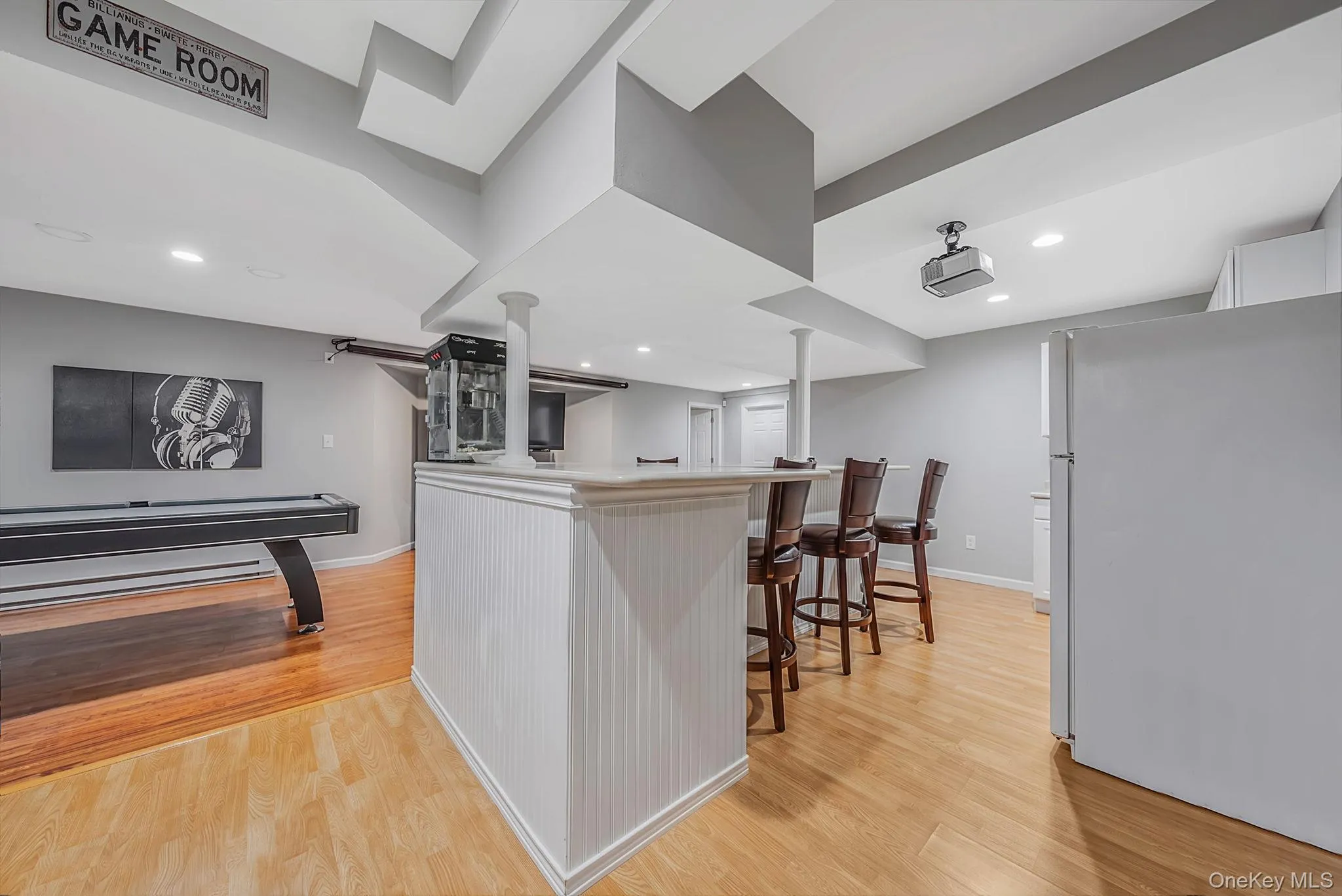 62 Ridgefield Dr, Brookhaven, NY, 4 Bedrooms Bedrooms, 12 Rooms Rooms,3 BathroomsBathrooms,Residential,For Rent,Ridgefield Dr,0,1031722 62 Ridgefield Dr, Brookhaven, NY, 4 Bedrooms Bedrooms, 12 Rooms Rooms,3 BathroomsBathrooms,Residential,For Rent,Ridgefield Dr,0,1031722