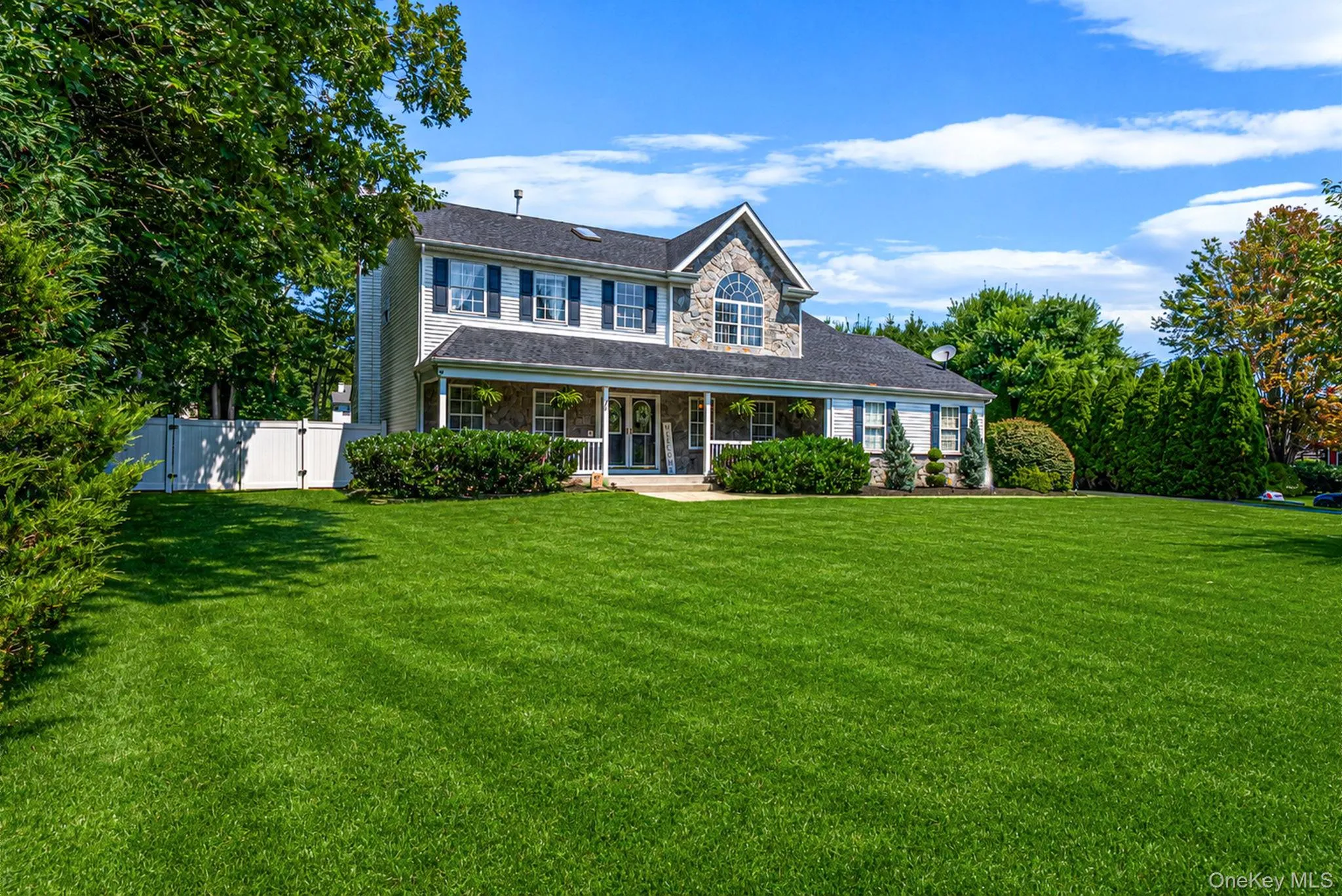 62 Ridgefield Dr, Brookhaven, NY, 4 Bedrooms Bedrooms, 12 Rooms Rooms,3 BathroomsBathrooms,Residential,For Rent,Ridgefield Dr,0,1031722 62 Ridgefield Dr, Brookhaven, NY, 4 Bedrooms Bedrooms, 12 Rooms Rooms,3 BathroomsBathrooms,Residential,For Rent,Ridgefield Dr,0,1031722