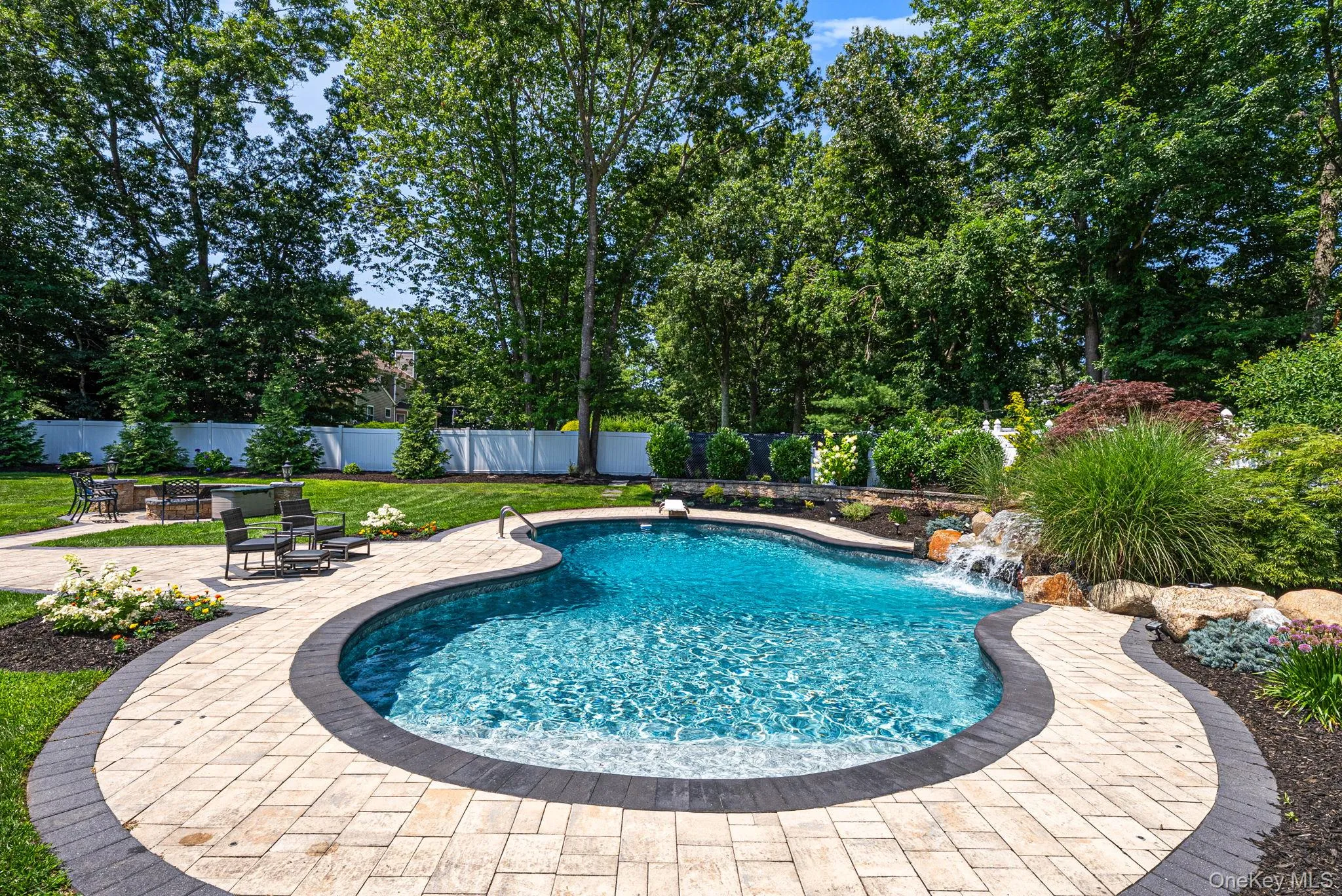 62 Ridgefield Dr, Brookhaven, NY, 4 Bedrooms Bedrooms, 12 Rooms Rooms,3 BathroomsBathrooms,Residential,For Rent,Ridgefield Dr,0,1031722 62 Ridgefield Dr, Brookhaven, NY, 4 Bedrooms Bedrooms, 12 Rooms Rooms,3 BathroomsBathrooms,Residential,For Rent,Ridgefield Dr,0,1031722