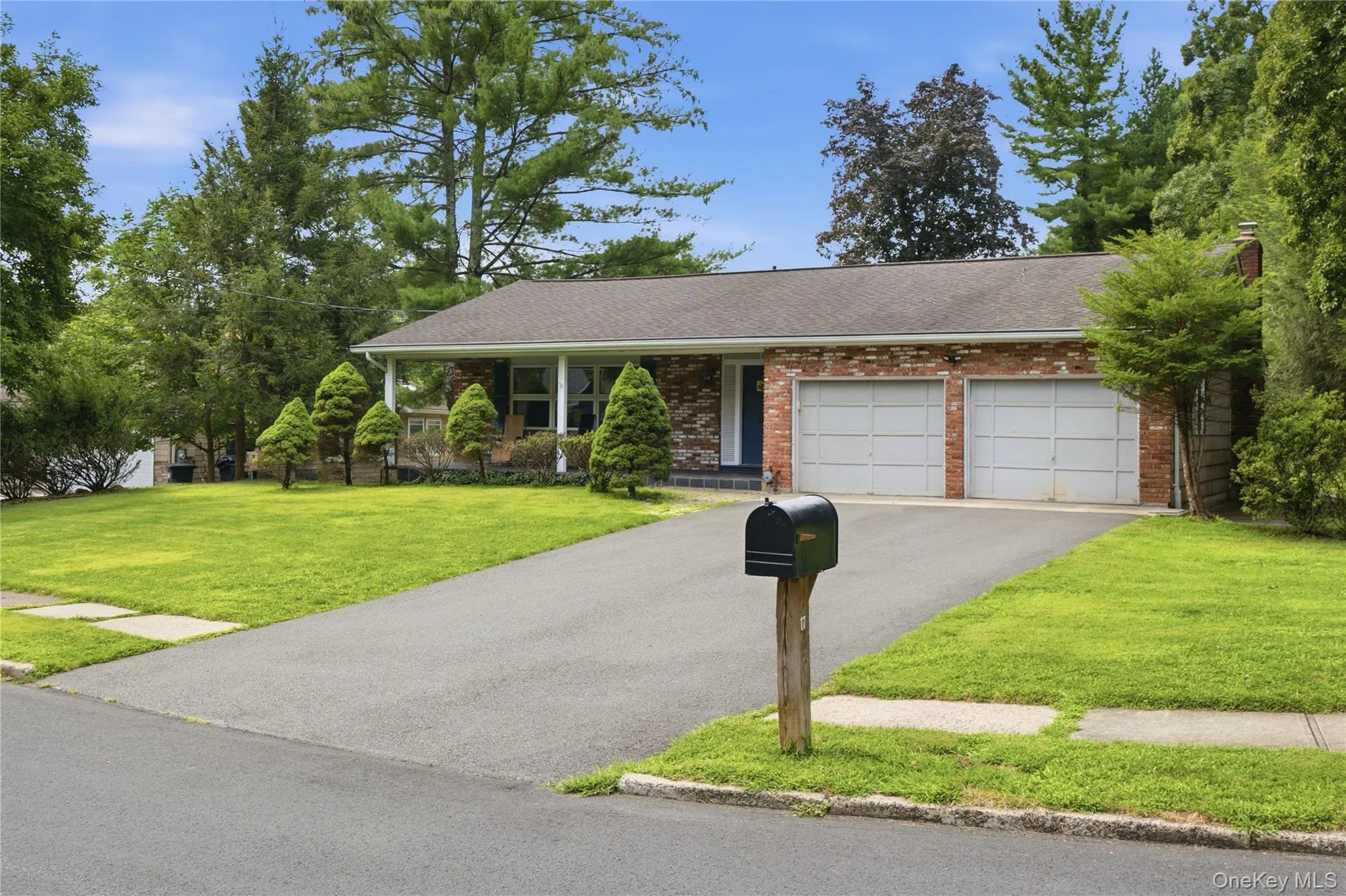 17 Little Brook Lane, Clarkstown, NY, 4 Bedrooms Bedrooms, 7 Rooms Rooms,3 BathroomsBathrooms,Residential,For Rent,Little Brook,0,1031725 17 Little Brook Lane, Clarkstown, NY, 4 Bedrooms Bedrooms, 7 Rooms Rooms,3 BathroomsBathrooms,Residential,For Rent,Little Brook,0,1031725