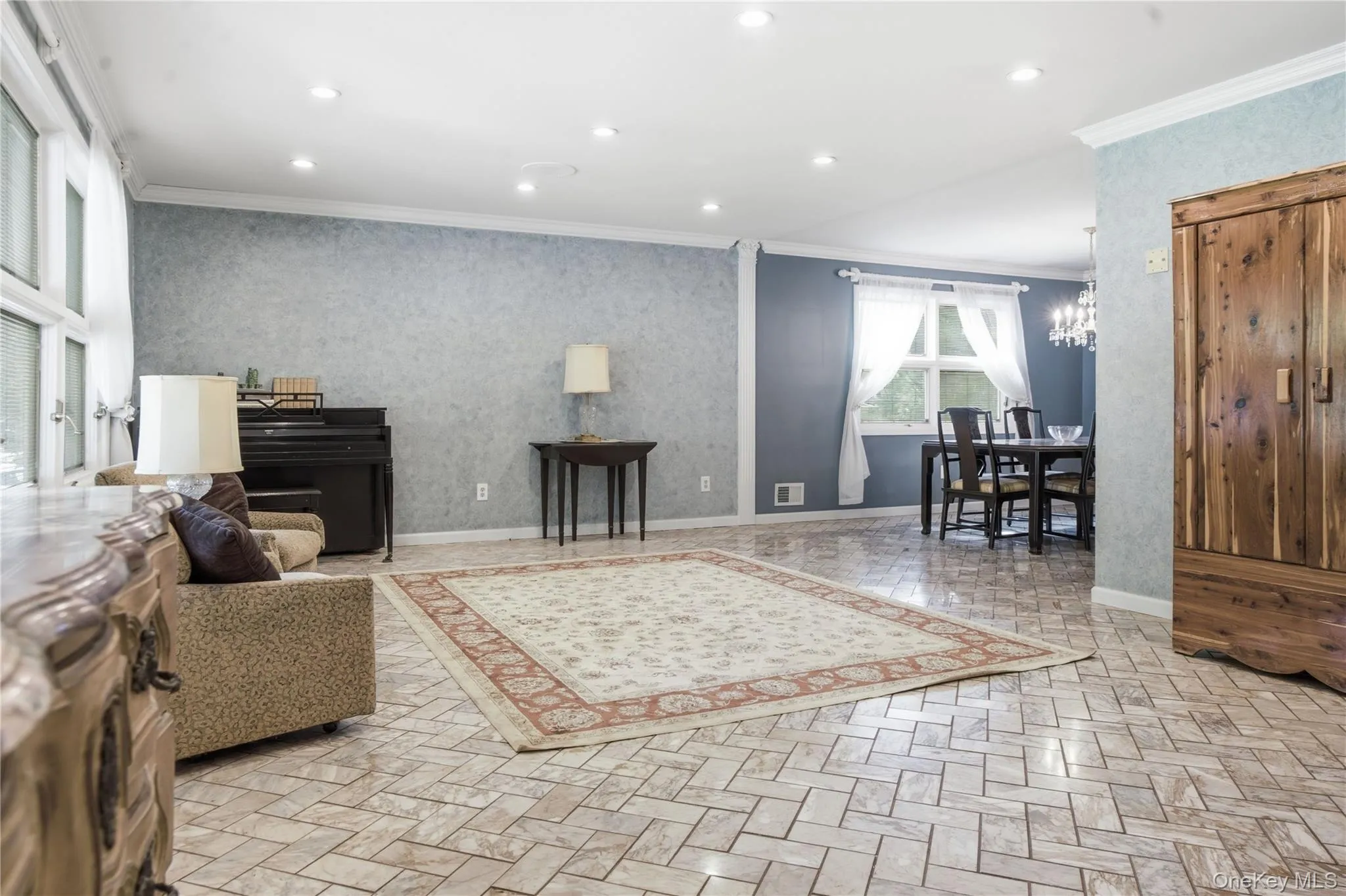 17 Little Brook Lane, Clarkstown, NY, 4 Bedrooms Bedrooms, 7 Rooms Rooms,3 BathroomsBathrooms,Residential,For Rent,Little Brook,0,1031725 17 Little Brook Lane, Clarkstown, NY, 4 Bedrooms Bedrooms, 7 Rooms Rooms,3 BathroomsBathrooms,Residential,For Rent,Little Brook,0,1031725