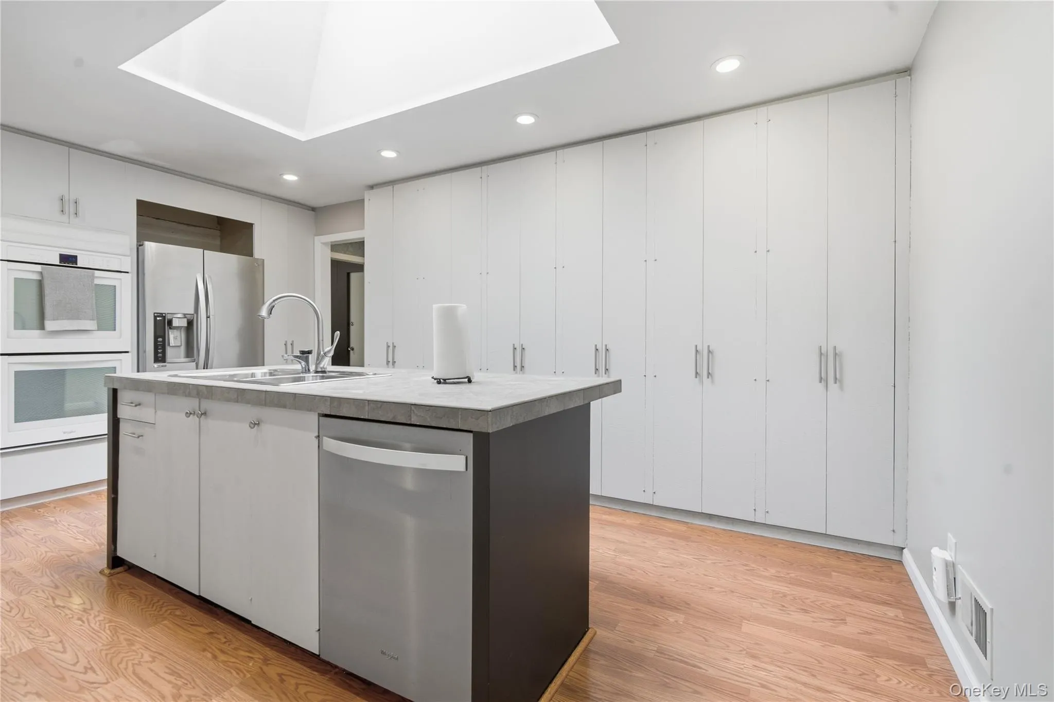 17 Little Brook Lane, Clarkstown, NY, 4 Bedrooms Bedrooms, 7 Rooms Rooms,3 BathroomsBathrooms,Residential,For Rent,Little Brook,0,1031725 17 Little Brook Lane, Clarkstown, NY, 4 Bedrooms Bedrooms, 7 Rooms Rooms,3 BathroomsBathrooms,Residential,For Rent,Little Brook,0,1031725