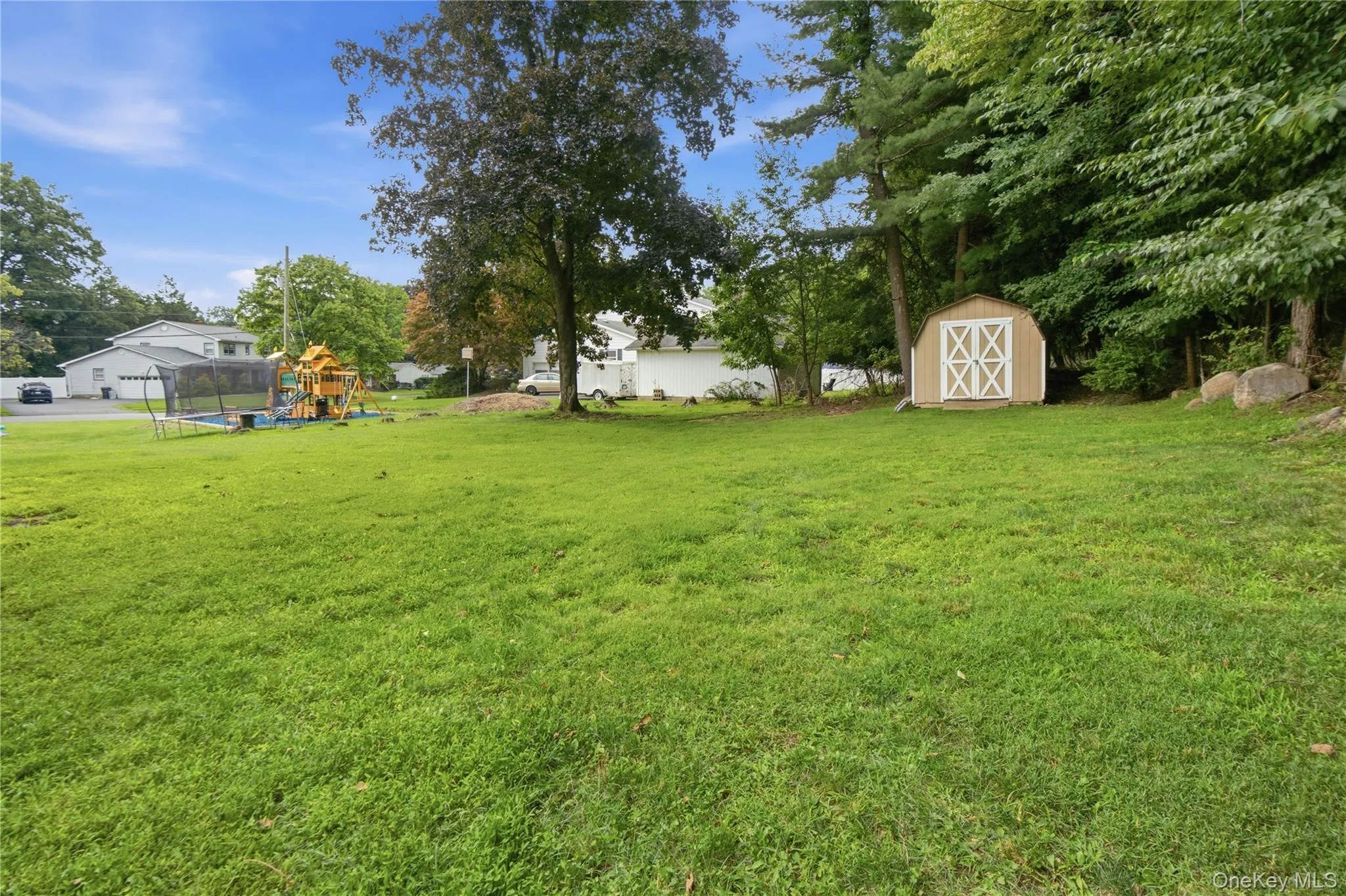 17 Little Brook Lane, Clarkstown, NY, 4 Bedrooms Bedrooms, 7 Rooms Rooms,3 BathroomsBathrooms,Residential,For Rent,Little Brook,0,1031725 17 Little Brook Lane, Clarkstown, NY, 4 Bedrooms Bedrooms, 7 Rooms Rooms,3 BathroomsBathrooms,Residential,For Rent,Little Brook,0,1031725