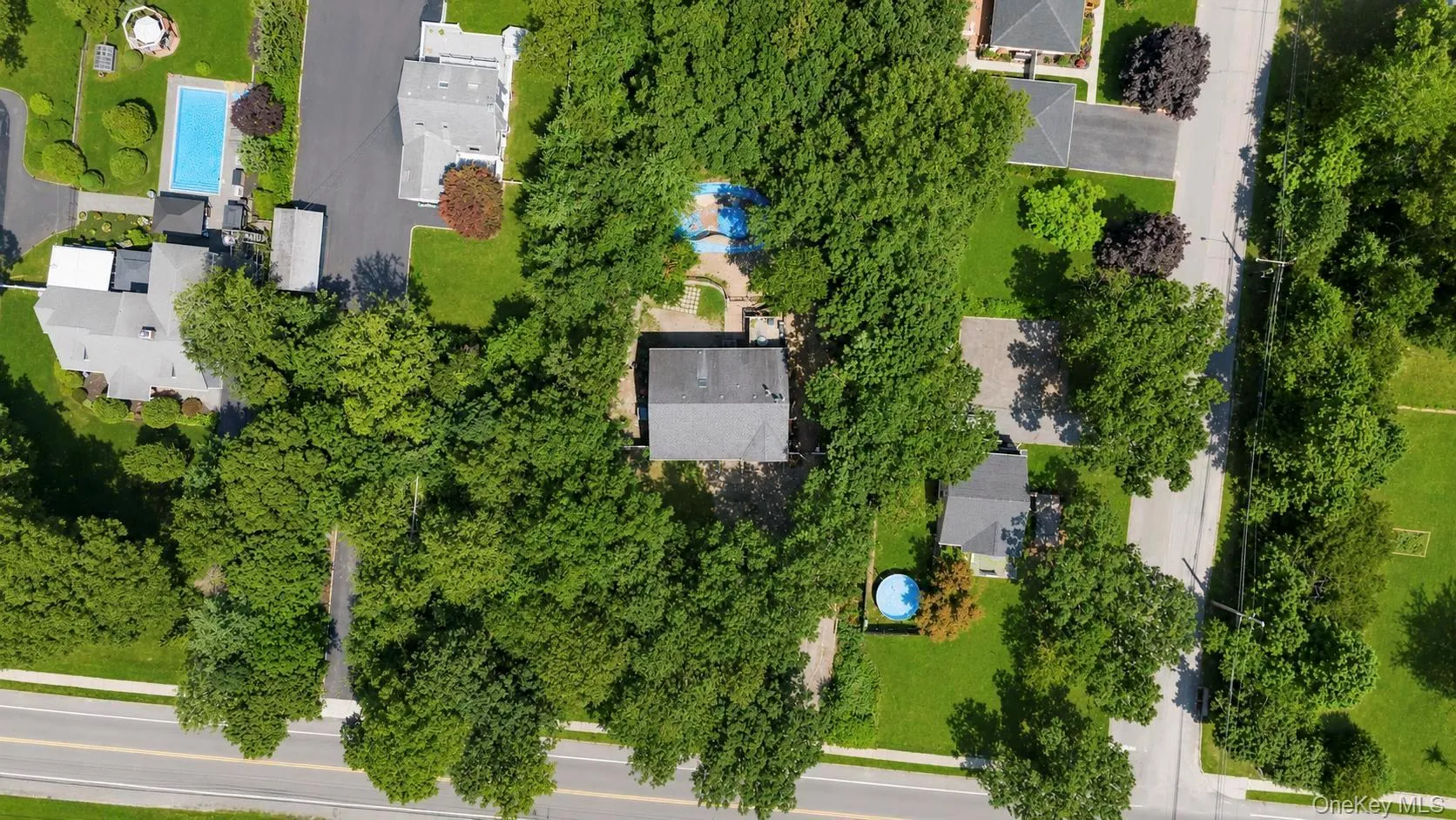 71 Barton Avenue, Brookhaven, NY, 7 Bedrooms Bedrooms, 17 Rooms Rooms,3 BathroomsBathrooms,Residential,For Rent,Barton,0,1031727 71 Barton Avenue, Brookhaven, NY, 7 Bedrooms Bedrooms, 17 Rooms Rooms,3 BathroomsBathrooms,Residential,For Rent,Barton,0,1031727