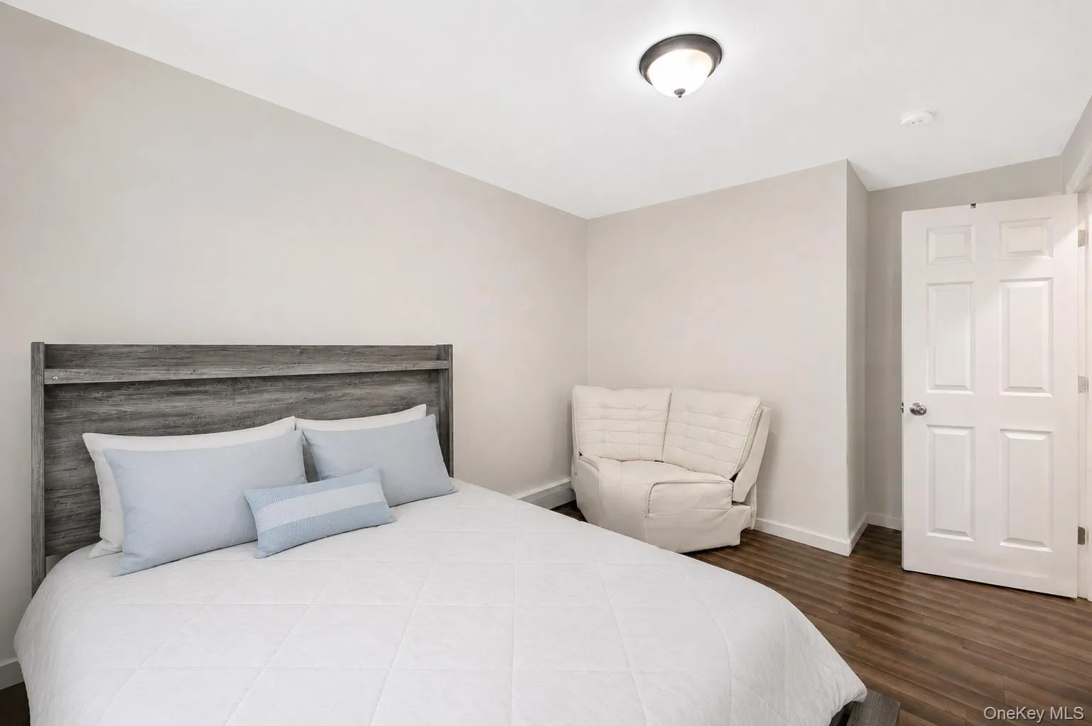 71 Barton Avenue, Brookhaven, NY, 7 Bedrooms Bedrooms, 17 Rooms Rooms,3 BathroomsBathrooms,Residential,For Rent,Barton,0,1031727 71 Barton Avenue, Brookhaven, NY, 7 Bedrooms Bedrooms, 17 Rooms Rooms,3 BathroomsBathrooms,Residential,For Rent,Barton,0,1031727