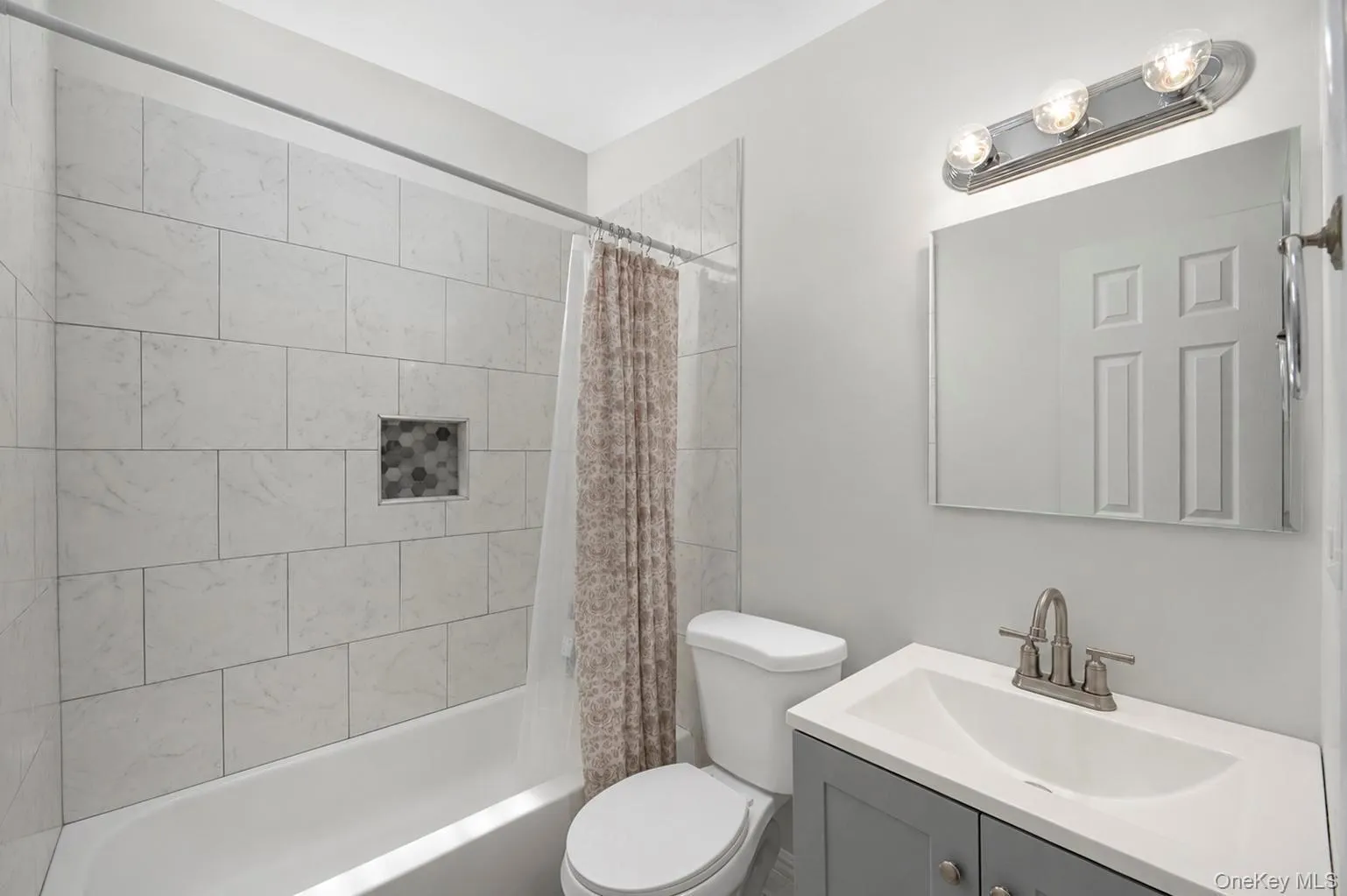 71 Barton Avenue, Brookhaven, NY, 7 Bedrooms Bedrooms, 17 Rooms Rooms,3 BathroomsBathrooms,Residential,For Rent,Barton,0,1031727 71 Barton Avenue, Brookhaven, NY, 7 Bedrooms Bedrooms, 17 Rooms Rooms,3 BathroomsBathrooms,Residential,For Rent,Barton,0,1031727