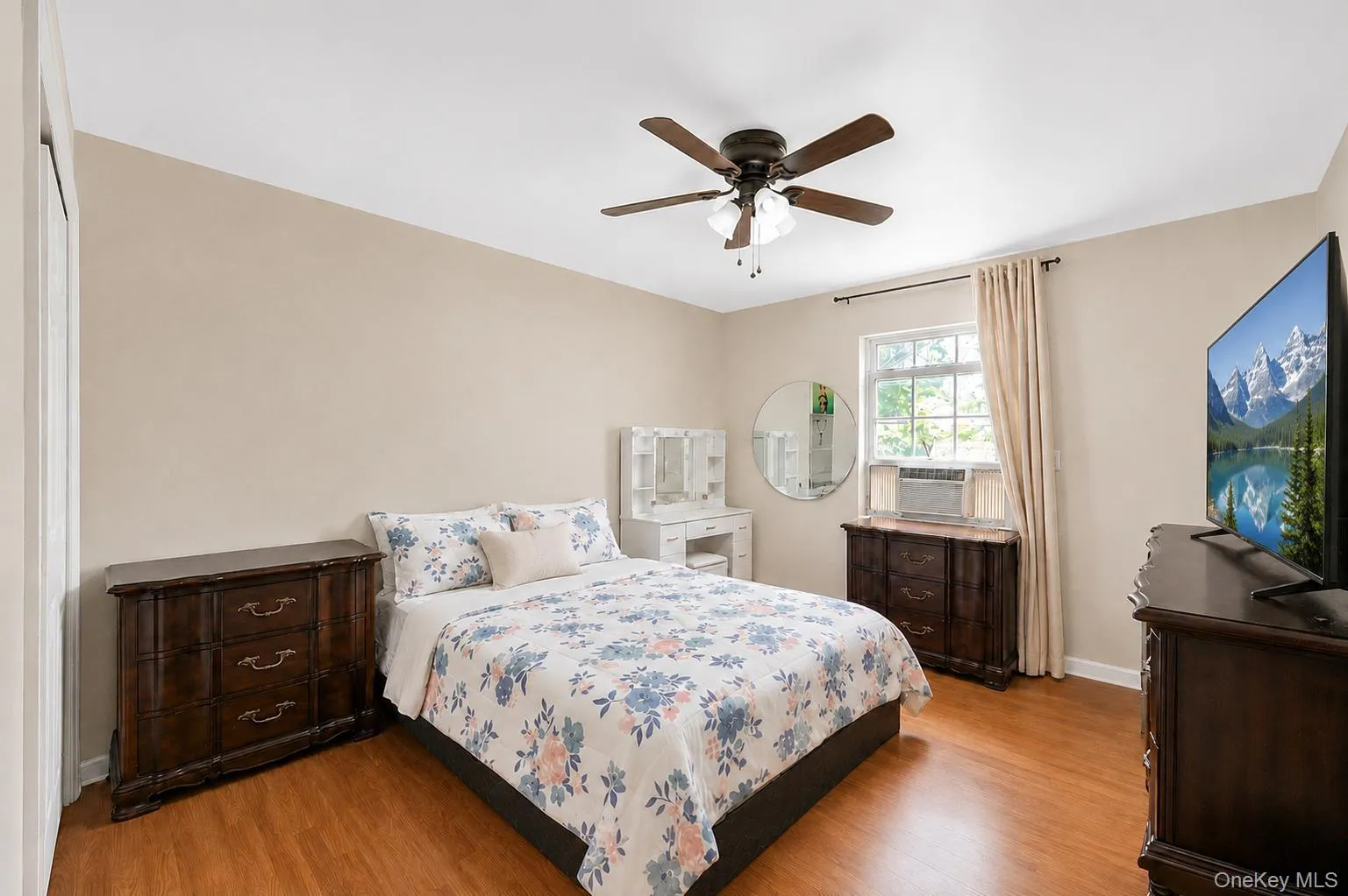 71 Barton Avenue, Brookhaven, NY, 7 Bedrooms Bedrooms, 17 Rooms Rooms,3 BathroomsBathrooms,Residential,For Rent,Barton,0,1031727 71 Barton Avenue, Brookhaven, NY, 7 Bedrooms Bedrooms, 17 Rooms Rooms,3 BathroomsBathrooms,Residential,For Rent,Barton,0,1031727