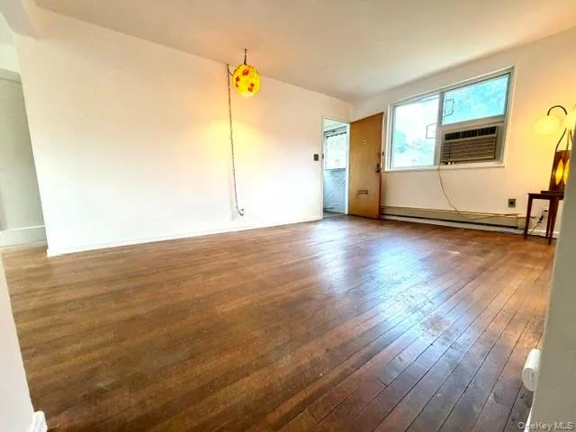 220-25 73rd Avenue, New York, NY, 3 Bedrooms Bedrooms, 6 Rooms Rooms,1 BathroomBathrooms,Residential,For Rent,73rd,0,1031738 220-25 73rd Avenue, New York, NY, 3 Bedrooms Bedrooms, 6 Rooms Rooms,1 BathroomBathrooms,Residential,For Rent,73rd,0,1031738