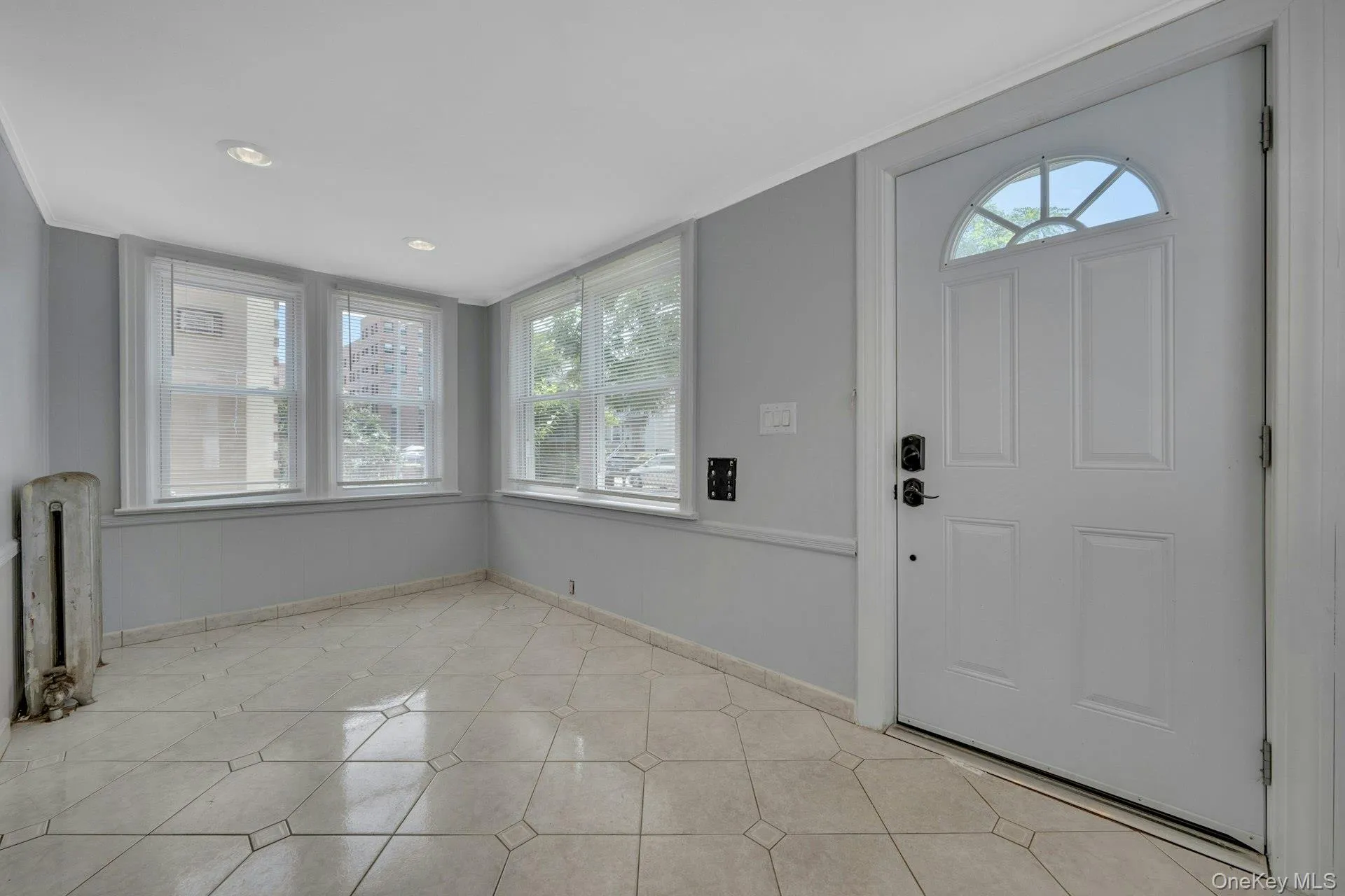 1736 Parkview Avenue, New York, NY, 3 Bedrooms Bedrooms, 7 Rooms Rooms,1 BathroomBathrooms,Residential,For Rent,Parkview,0,1031745 1736 Parkview Avenue, New York, NY, 3 Bedrooms Bedrooms, 7 Rooms Rooms,1 BathroomBathrooms,Residential,For Rent,Parkview,0,1031745