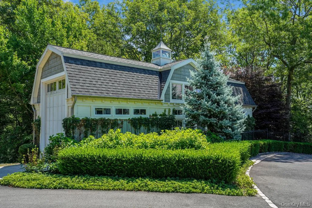 18 Gwynne Road, Huntington, NY, 6 Bedrooms Bedrooms, 20 Rooms Rooms,6 BathroomsBathrooms,Residential,For Rent,Gwynne,0,1031747 18 Gwynne Road, Huntington, NY, 6 Bedrooms Bedrooms, 20 Rooms Rooms,6 BathroomsBathrooms,Residential,For Rent,Gwynne,0,1031747
