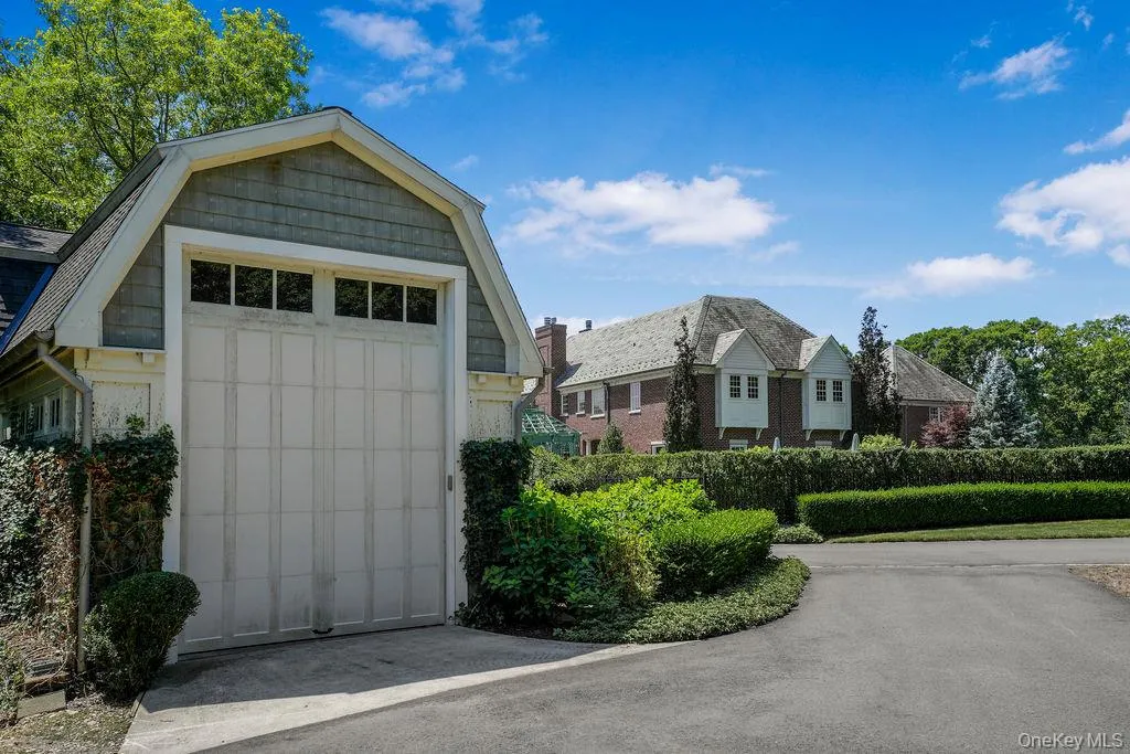 18 Gwynne Road, Huntington, NY, 6 Bedrooms Bedrooms, 20 Rooms Rooms,6 BathroomsBathrooms,Residential,For Rent,Gwynne,0,1031747 18 Gwynne Road, Huntington, NY, 6 Bedrooms Bedrooms, 20 Rooms Rooms,6 BathroomsBathrooms,Residential,For Rent,Gwynne,0,1031747