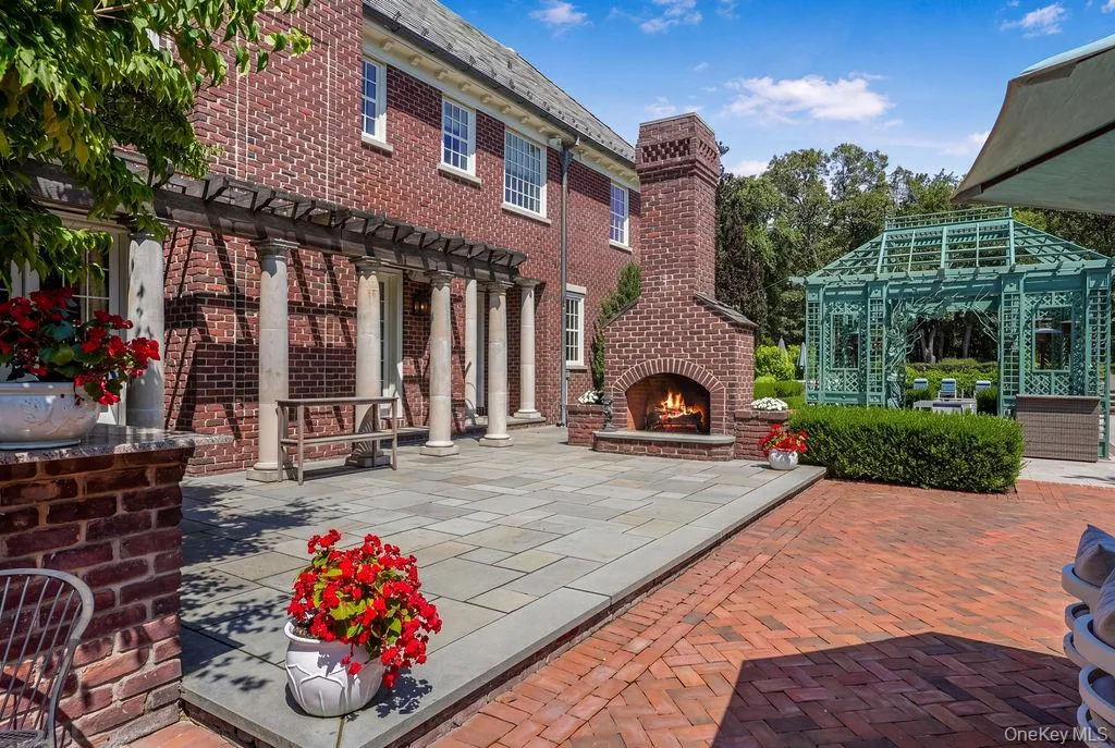 18 Gwynne Road, Huntington, NY, 6 Bedrooms Bedrooms, 20 Rooms Rooms,6 BathroomsBathrooms,Residential,For Rent,Gwynne,0,1031747 18 Gwynne Road, Huntington, NY, 6 Bedrooms Bedrooms, 20 Rooms Rooms,6 BathroomsBathrooms,Residential,For Rent,Gwynne,0,1031747