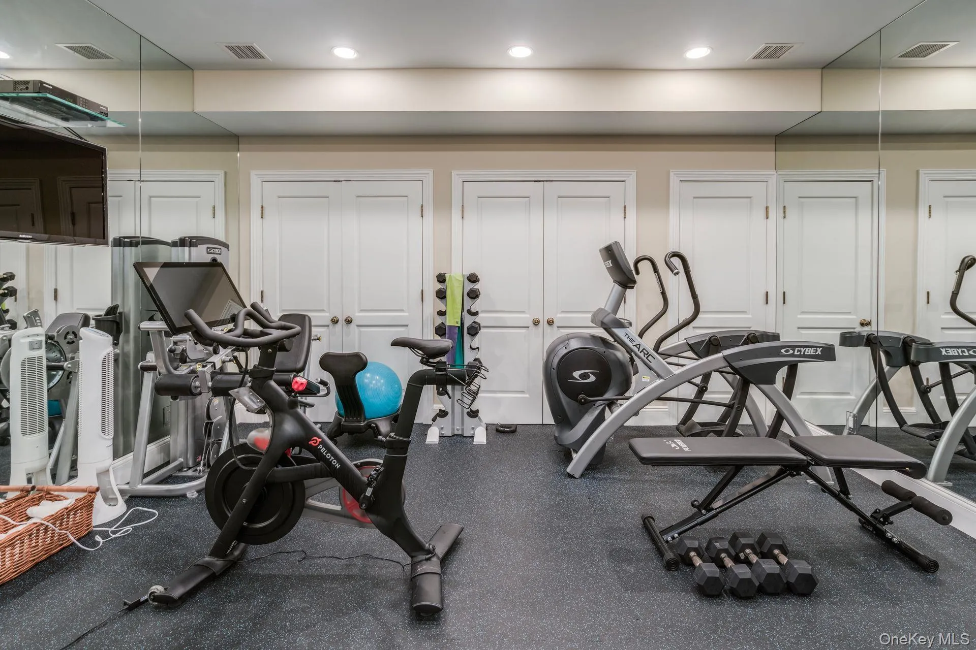 18 Gwynne Road, Huntington, NY, 6 Bedrooms Bedrooms, 20 Rooms Rooms,6 BathroomsBathrooms,Residential,For Rent,Gwynne,0,1031747 18 Gwynne Road, Huntington, NY, 6 Bedrooms Bedrooms, 20 Rooms Rooms,6 BathroomsBathrooms,Residential,For Rent,Gwynne,0,1031747