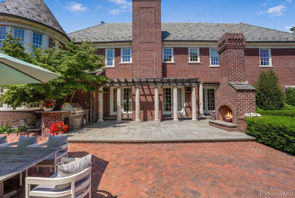 18 Gwynne Road, Huntington, NY, 6 Bedrooms Bedrooms, 20 Rooms Rooms,6 BathroomsBathrooms,Residential,For Rent,Gwynne,0,1031747 18 Gwynne Road, Huntington, NY, 6 Bedrooms Bedrooms, 20 Rooms Rooms,6 BathroomsBathrooms,Residential,For Rent,Gwynne,0,1031747
