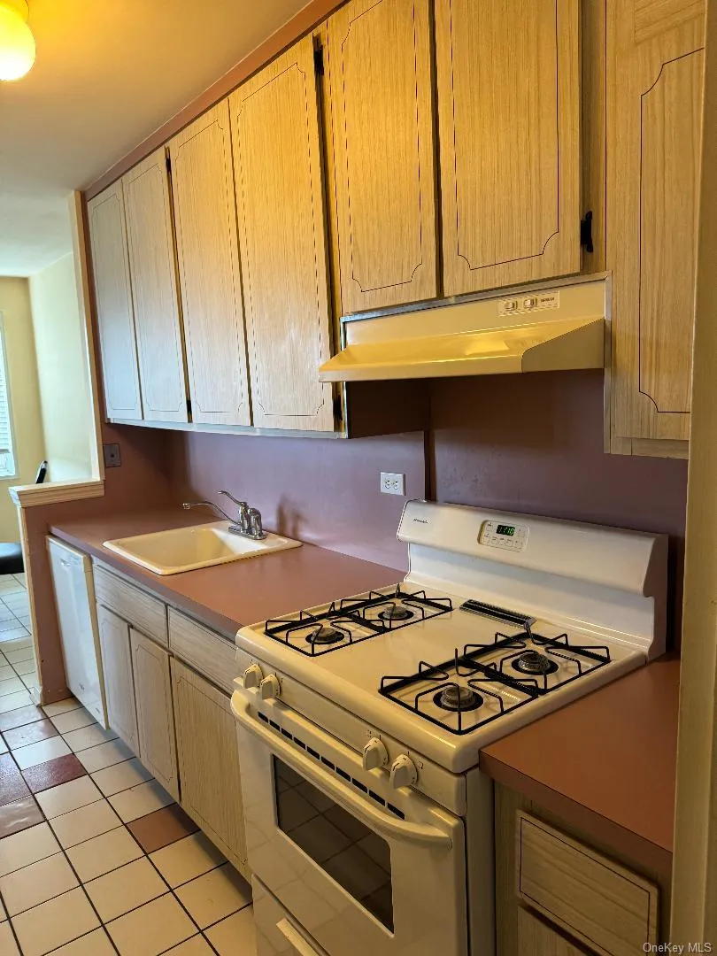 151-15 84th Street, New York, NY, 1 Bedroom Bedrooms, 5 Rooms Rooms,1 BathroomBathrooms,Residential,For Rent,84th,0,1031750 151-15 84th Street, New York, NY, 1 Bedroom Bedrooms, 5 Rooms Rooms,1 BathroomBathrooms,Residential,For Rent,84th,0,1031750