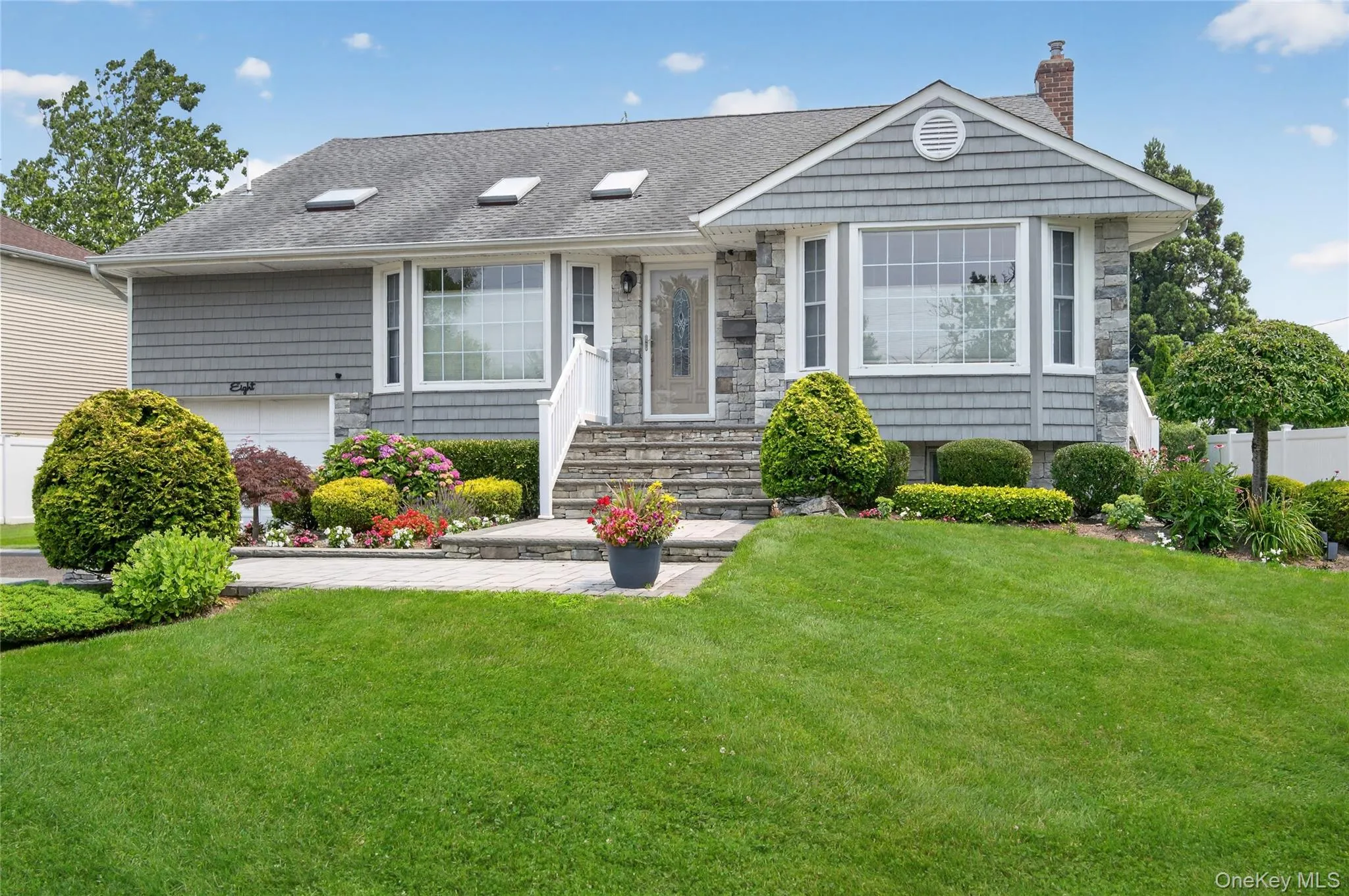 8 Yates Lane, Oyster Bay, NY, 4 Bedrooms Bedrooms, 9 Rooms Rooms,2 BathroomsBathrooms,Residential,For Rent,Yates,0,1031767 8 Yates Lane, Oyster Bay, NY, 4 Bedrooms Bedrooms, 9 Rooms Rooms,2 BathroomsBathrooms,Residential,For Rent,Yates,0,1031767