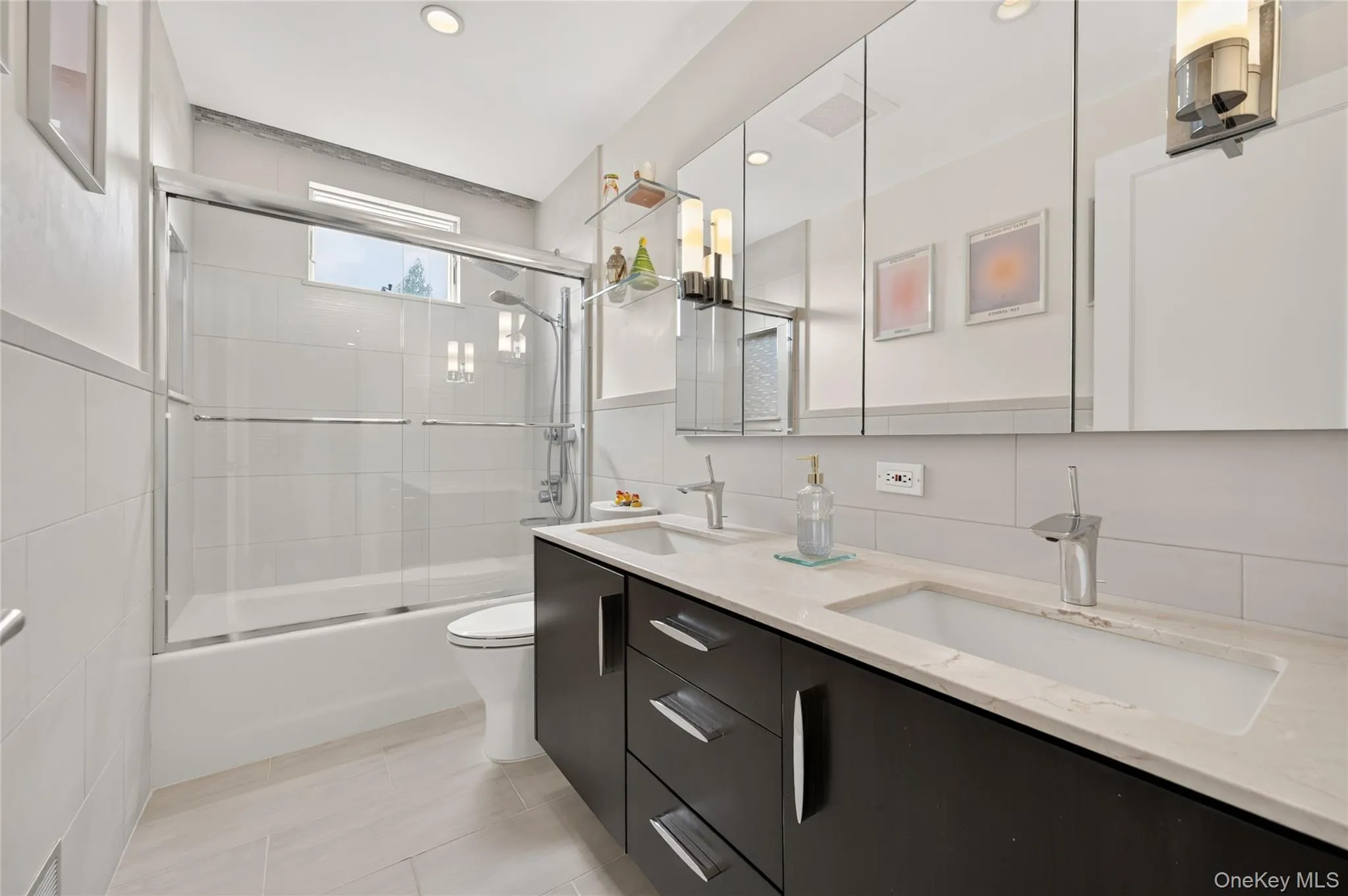 8 Yates Lane, Oyster Bay, NY, 4 Bedrooms Bedrooms, 9 Rooms Rooms,2 BathroomsBathrooms,Residential,For Rent,Yates,0,1031767 8 Yates Lane, Oyster Bay, NY, 4 Bedrooms Bedrooms, 9 Rooms Rooms,2 BathroomsBathrooms,Residential,For Rent,Yates,0,1031767