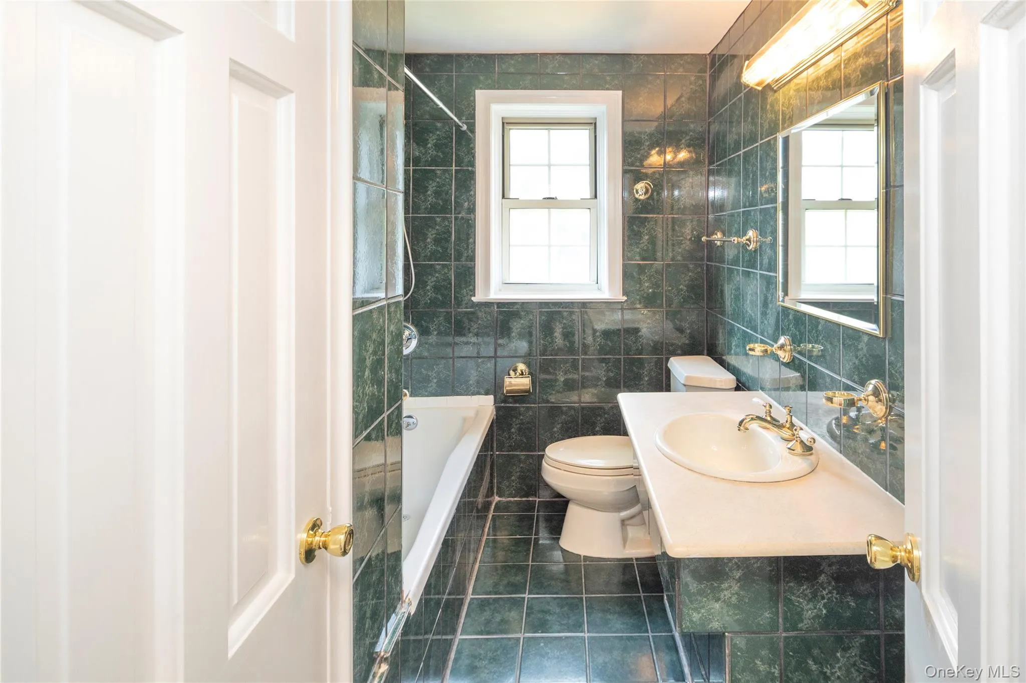 2 chateaux Circle, Scarsdale, NY, 1 Bedroom Bedrooms, 3 Rooms Rooms,1 BathroomBathrooms,Residential,For Rent,chateaux,0,1031773 2 chateaux Circle, Scarsdale, NY, 1 Bedroom Bedrooms, 3 Rooms Rooms,1 BathroomBathrooms,Residential,For Rent,chateaux,0,1031773