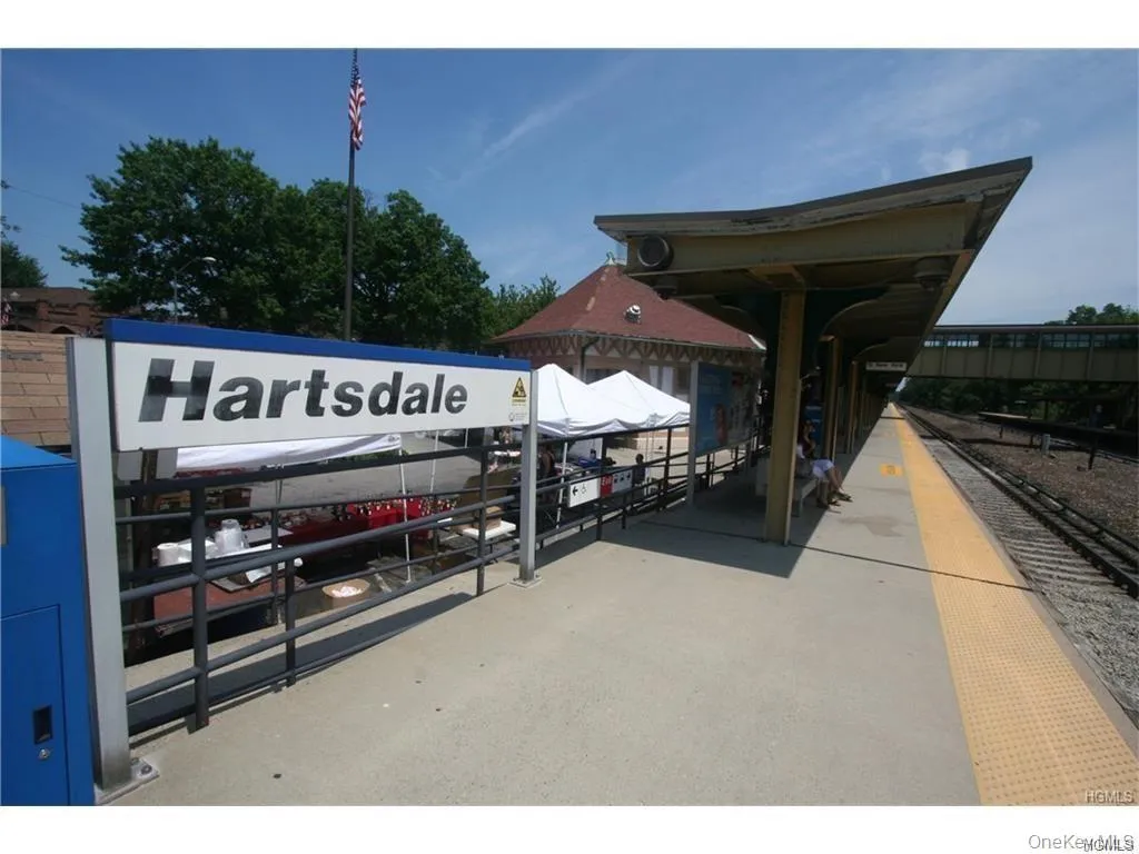 100 Hartsdale Avenue, Greenburgh, NY, 2 Bedrooms Bedrooms, 6 Rooms Rooms,2 BathroomsBathrooms,Residential,For Rent,Hartsdale,0,1031783 100 Hartsdale Avenue, Greenburgh, NY, 2 Bedrooms Bedrooms, 6 Rooms Rooms,2 BathroomsBathrooms,Residential,For Rent,Hartsdale,0,1031783
