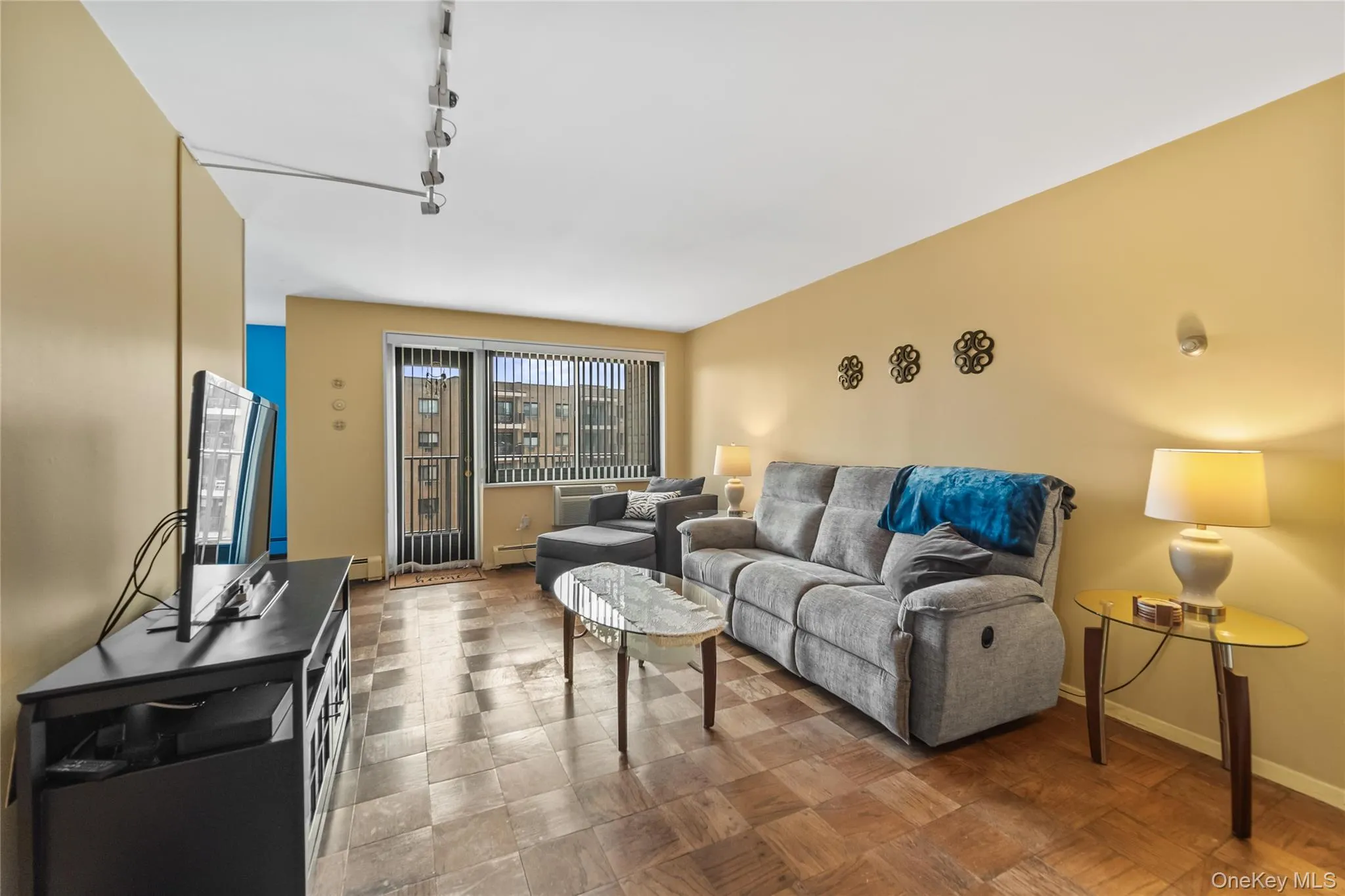 100 Hartsdale Avenue, Greenburgh, NY, 2 Bedrooms Bedrooms, 6 Rooms Rooms,2 BathroomsBathrooms,Residential,For Rent,Hartsdale,0,1031783 100 Hartsdale Avenue, Greenburgh, NY, 2 Bedrooms Bedrooms, 6 Rooms Rooms,2 BathroomsBathrooms,Residential,For Rent,Hartsdale,0,1031783