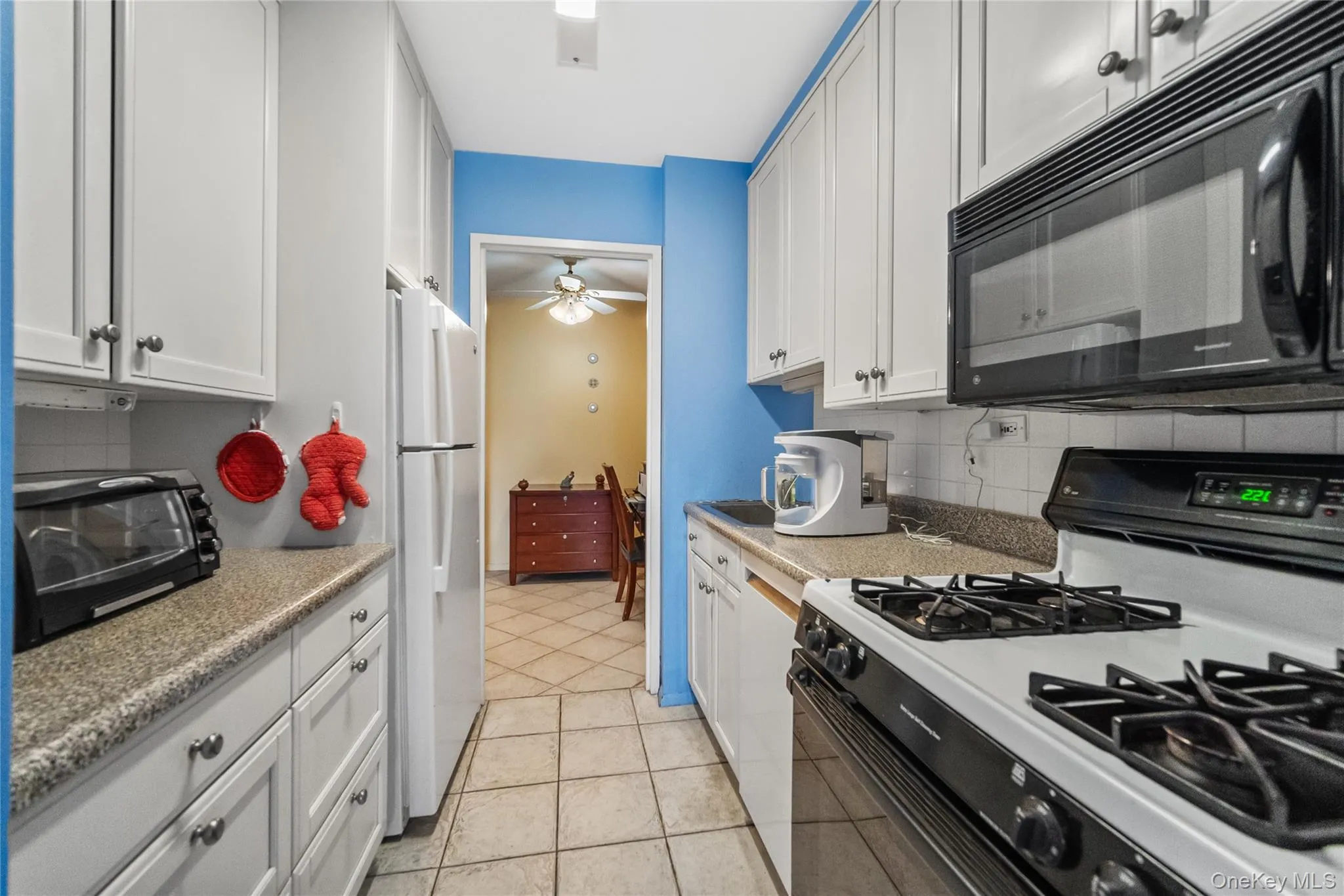 100 Hartsdale Avenue, Greenburgh, NY, 2 Bedrooms Bedrooms, 6 Rooms Rooms,2 BathroomsBathrooms,Residential,For Rent,Hartsdale,0,1031783 100 Hartsdale Avenue, Greenburgh, NY, 2 Bedrooms Bedrooms, 6 Rooms Rooms,2 BathroomsBathrooms,Residential,For Rent,Hartsdale,0,1031783
