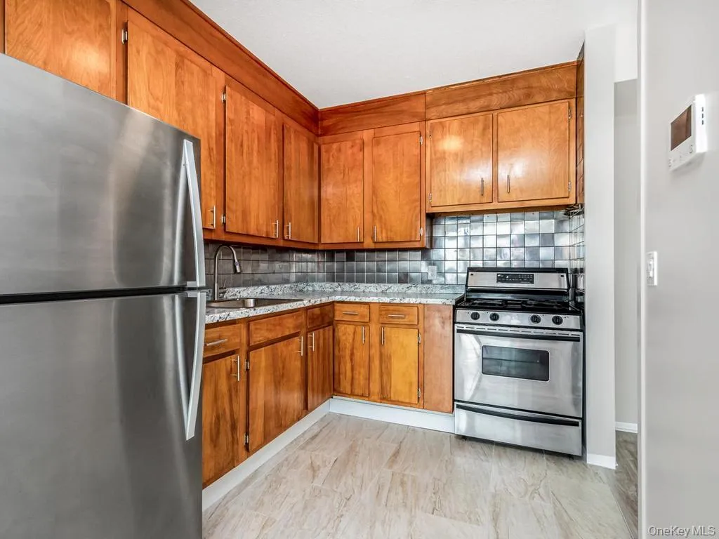 290 232nd Street, New York, NY, 2 Bedrooms Bedrooms, 4 Rooms Rooms,1 BathroomBathrooms,Residential,For Rent,232nd,0,1031786 290 232nd Street, New York, NY, 2 Bedrooms Bedrooms, 4 Rooms Rooms,1 BathroomBathrooms,Residential,For Rent,232nd,0,1031786