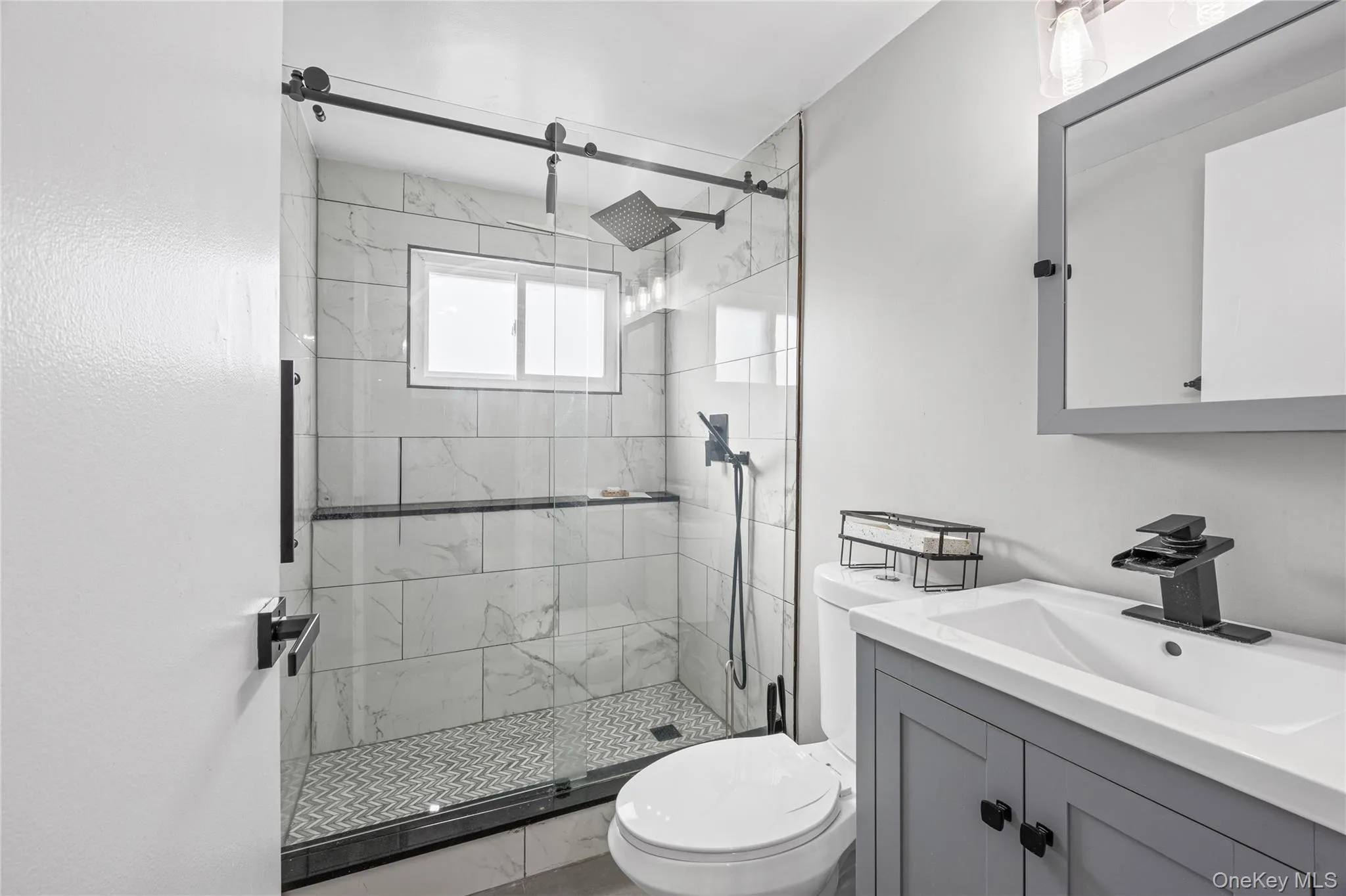 2nd Bathroom 2nd Bathroom