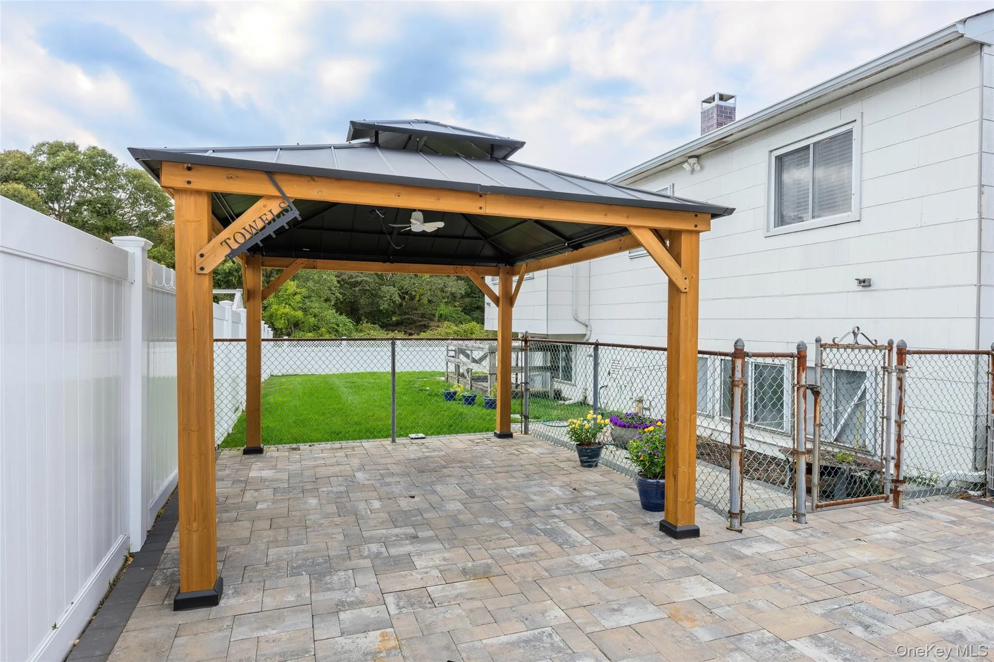 78 Circle Drive, Brookhaven, NY, 3 Bedrooms Bedrooms, 7 Rooms Rooms,2 BathroomsBathrooms,Residential,For Rent,Circle,0,1031788 78 Circle Drive, Brookhaven, NY, 3 Bedrooms Bedrooms, 7 Rooms Rooms,2 BathroomsBathrooms,Residential,For Rent,Circle,0,1031788