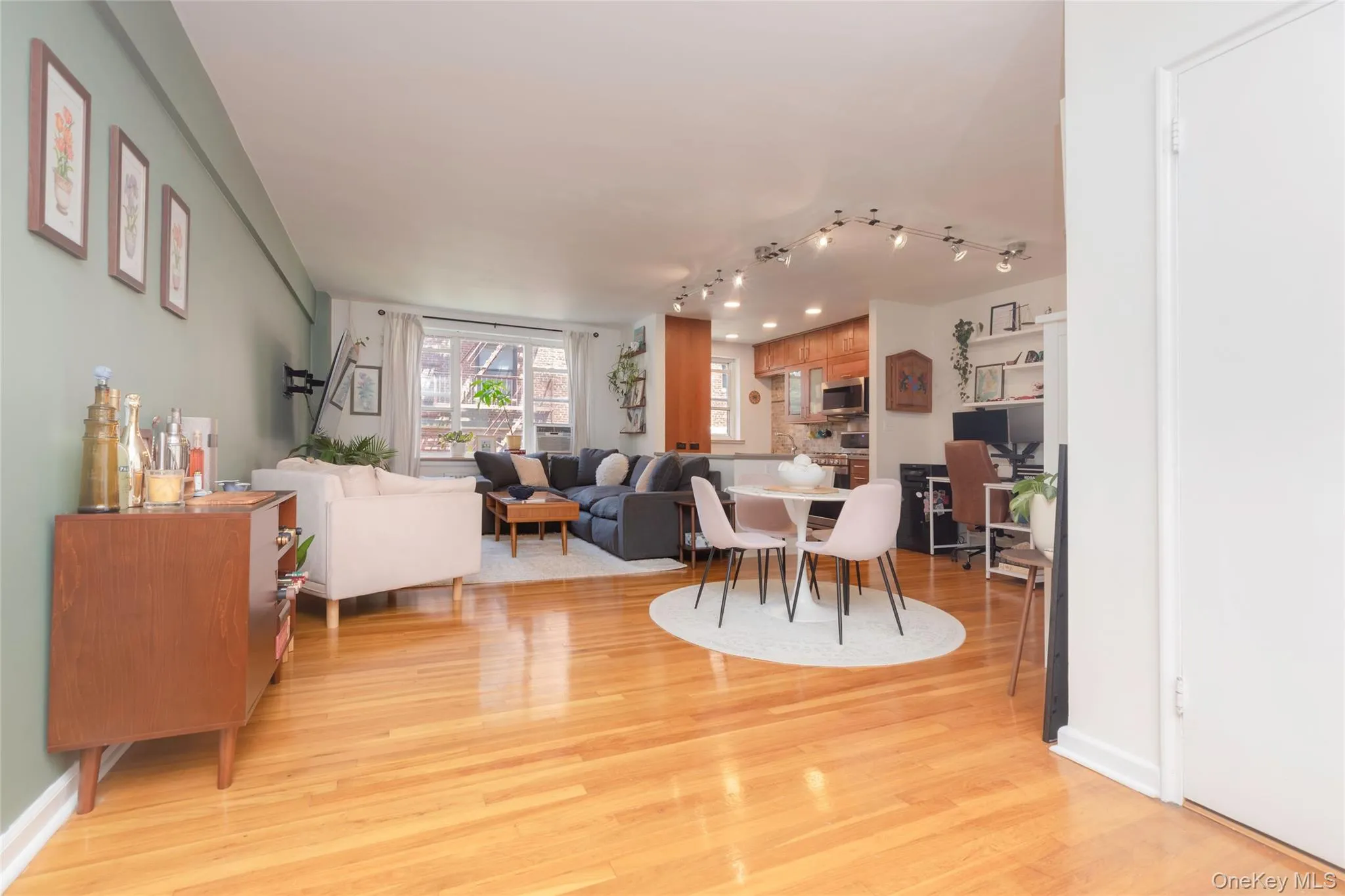 12 Westchester Avenue, White Plains, NY, 1 Bedroom Bedrooms, 4 Rooms Rooms,1 BathroomBathrooms,Residential,For Rent,Westchester,0,1031789 12 Westchester Avenue, White Plains, NY, 1 Bedroom Bedrooms, 4 Rooms Rooms,1 BathroomBathrooms,Residential,For Rent,Westchester,0,1031789